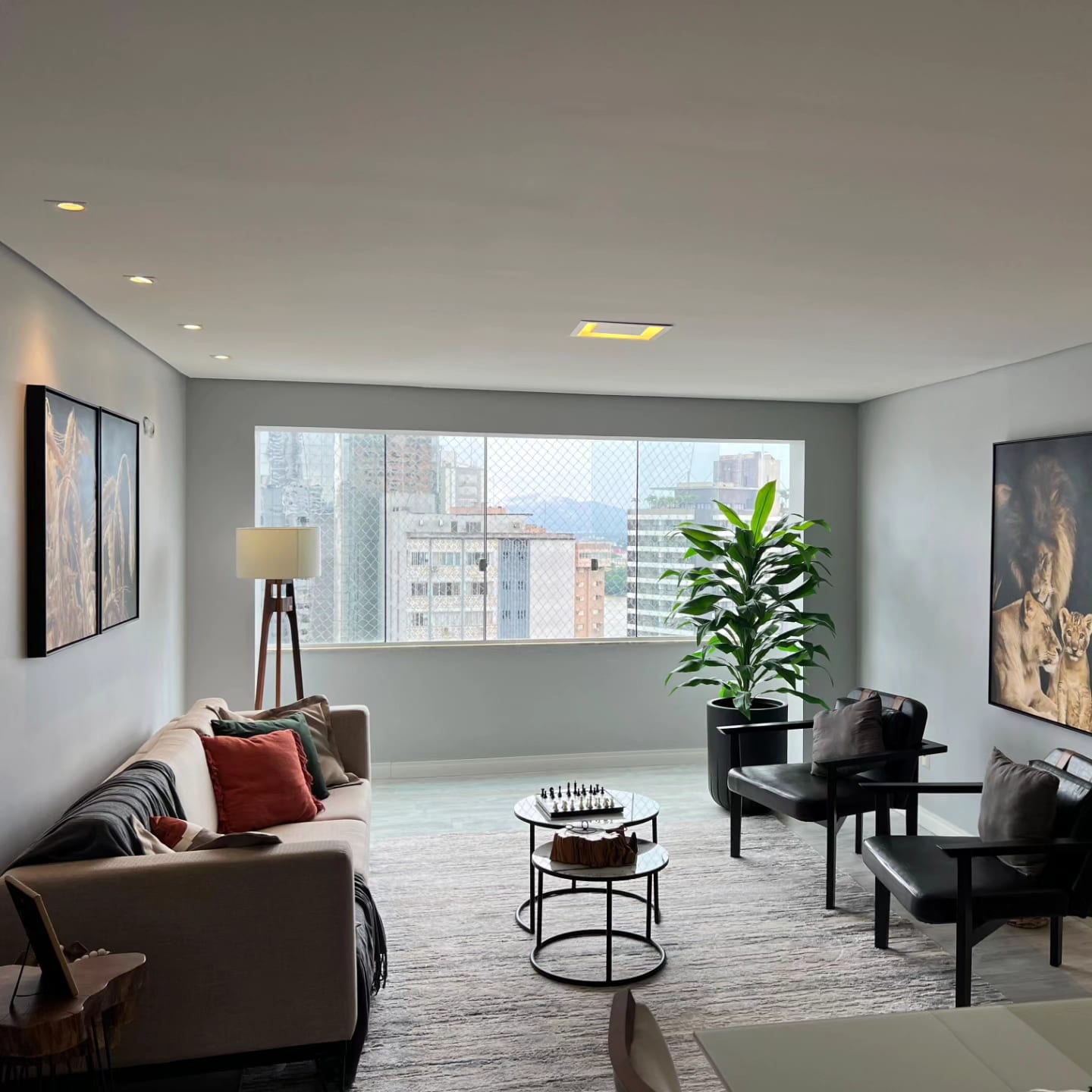 Apartamento com 3 dormitórios sendo 1 suíte 2 vagas no Centro em Itajaí/SC