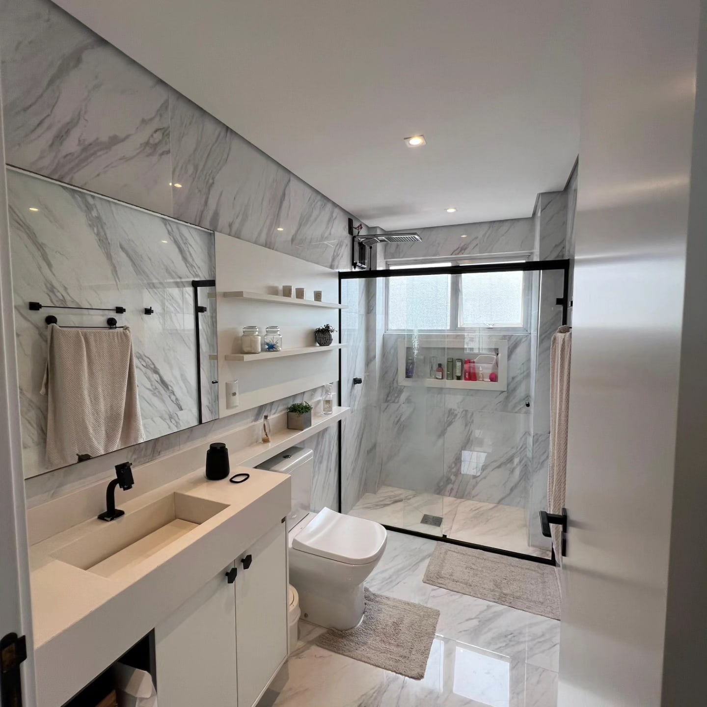 Apartamento com 3 dormitórios sendo 1 suíte 2 vagas no Centro em Itajaí/SC