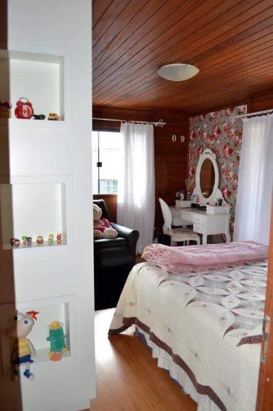 Sobrado com Sala Comercial no Bairro Cordeiros - Itajaí