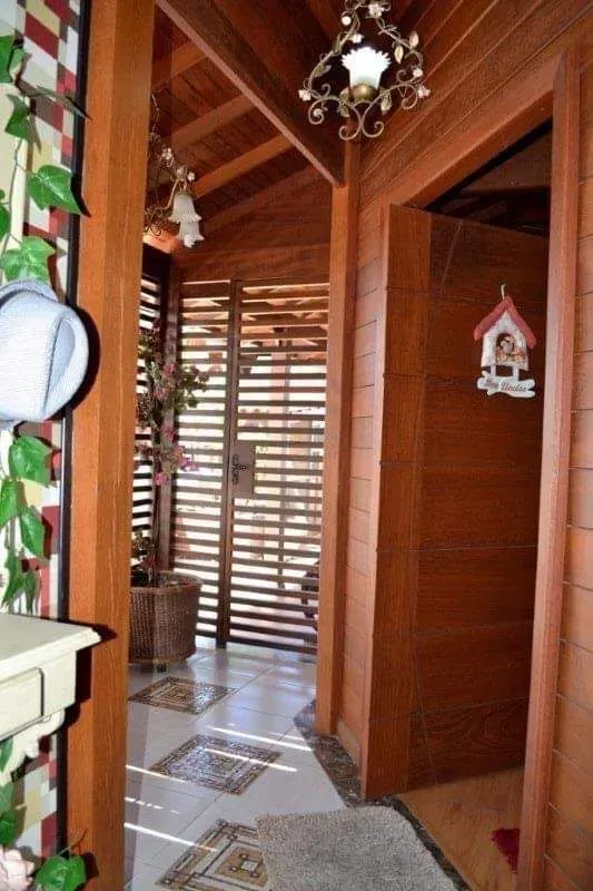 Sobrado com Sala Comercial no Bairro Cordeiros - Itajaí