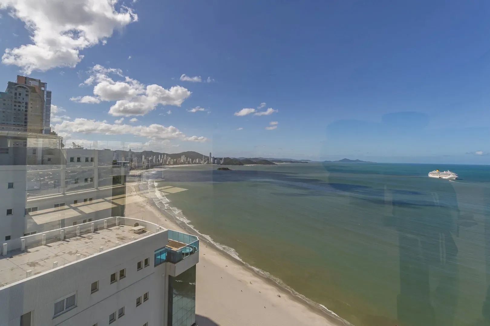 Apartamento com 462m², 4 dormitórios, 4 suítes, 4 vagas, no bairro Centro em Balneário Camboriú para Comprar