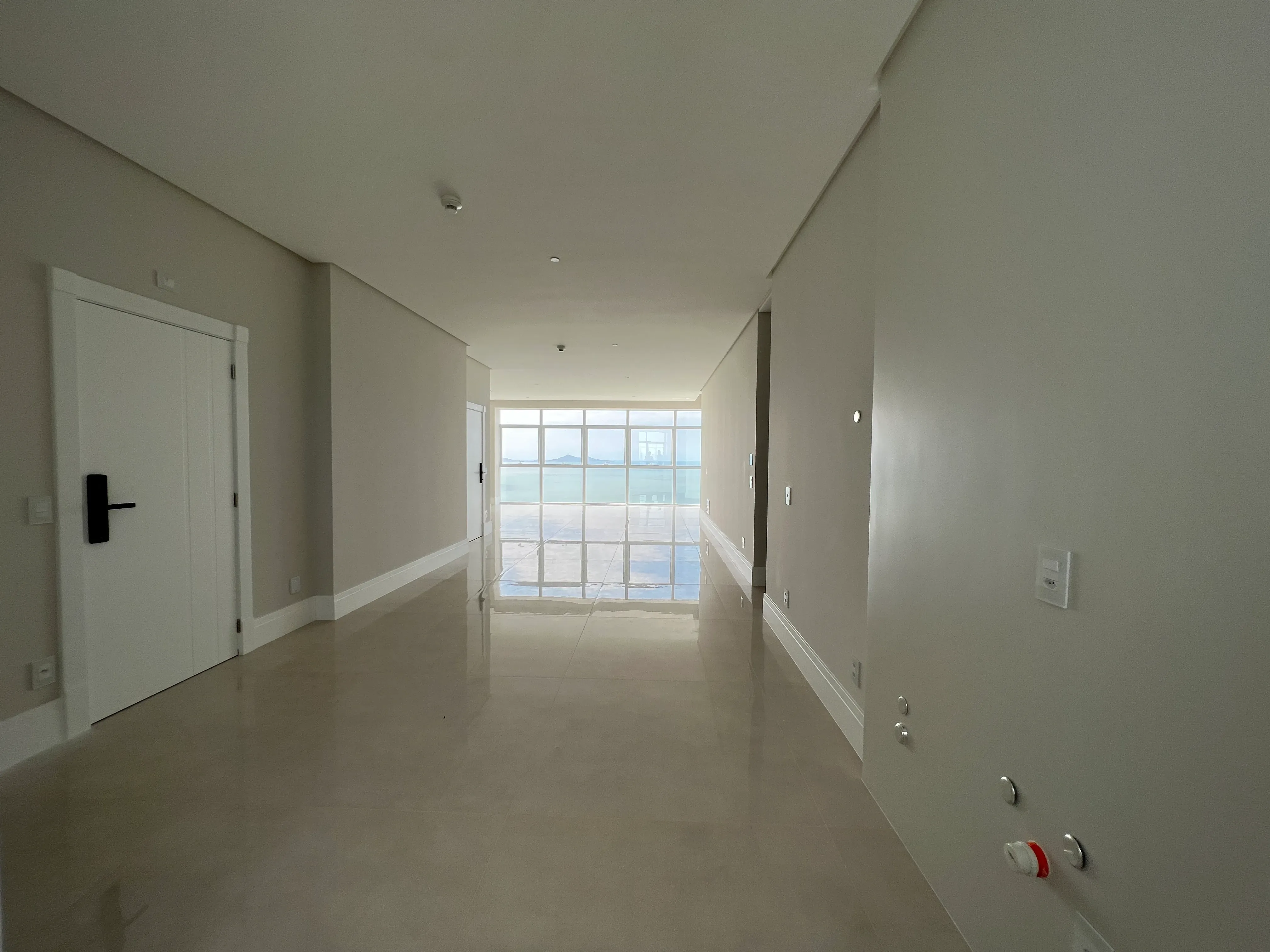 Apartamento com 297m², 4 dormitórios, 4 suítes, 4 vagas, no bairro Centro em Balneário Camboriú para Comprar