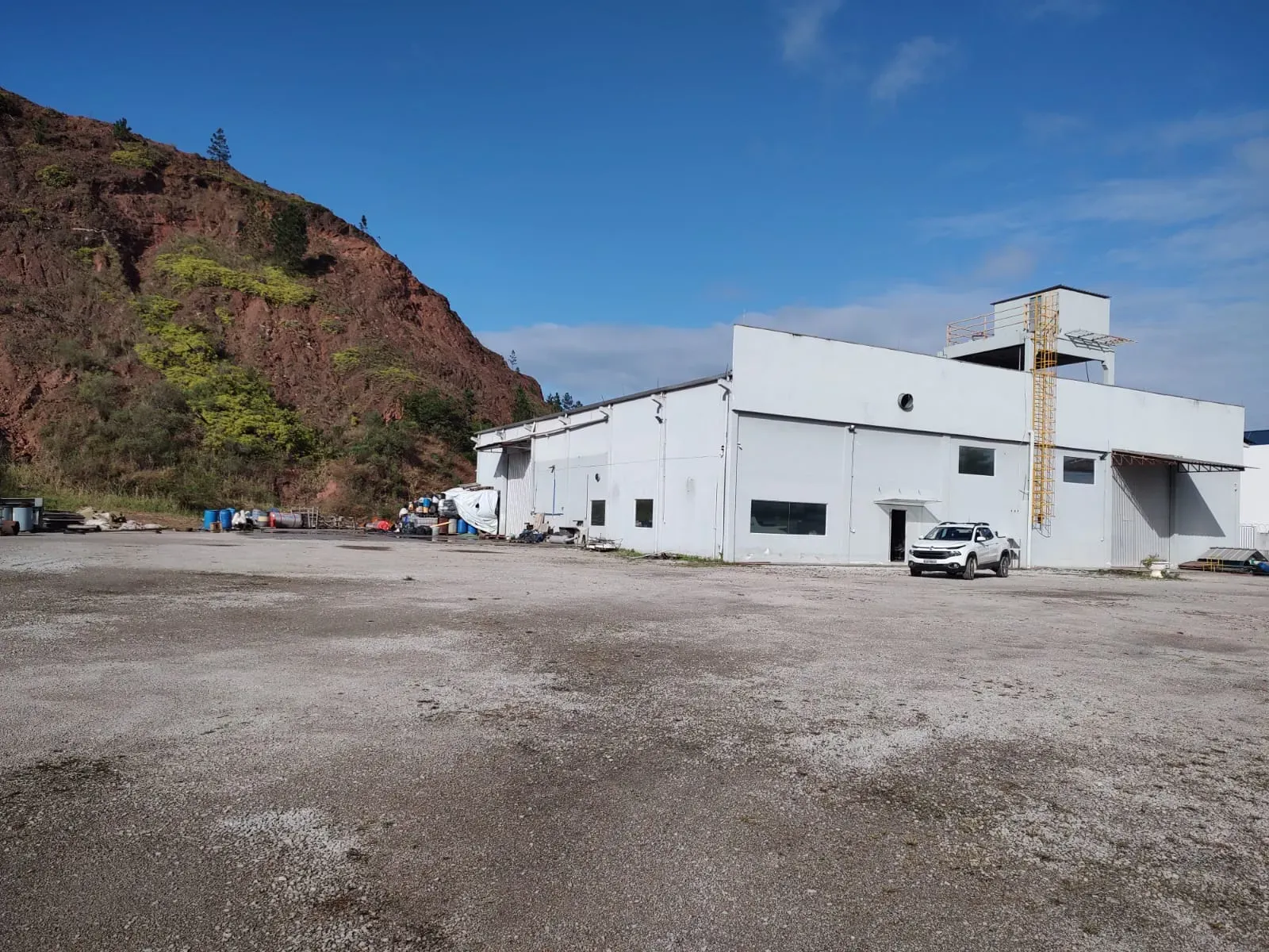 Terreno de 4.500m² com galpão, de frente para Rod. Antônio Heil -  Itajaí/SC