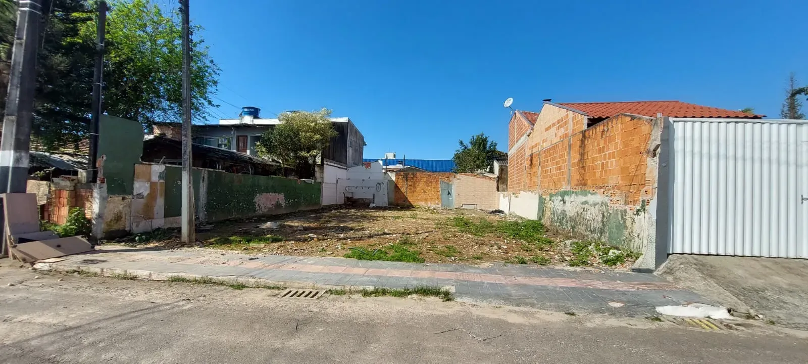 Terreno comercial com 0m², no bairro Jardim Iate Clube em Balneário Camboriú para Comprar