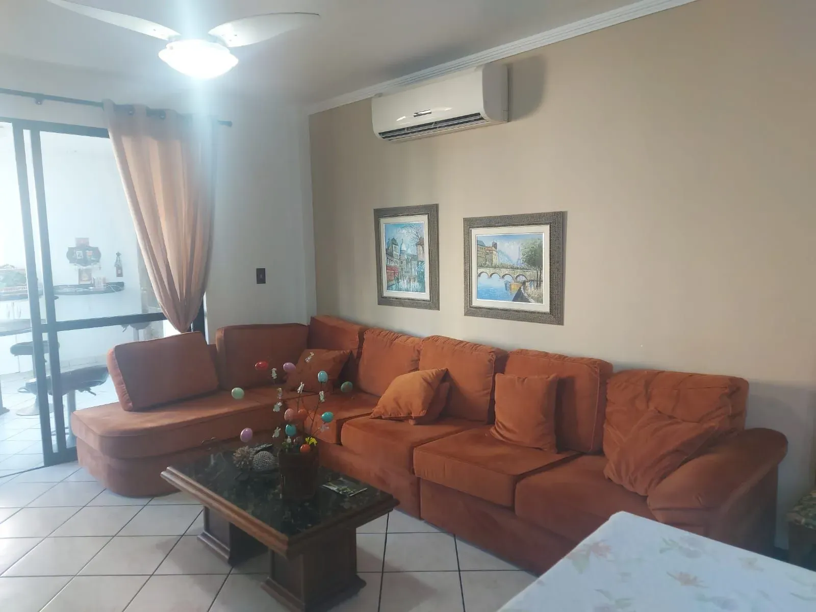 Apartamento com 270m², 5 dormitórios, 2 suítes, 2 vagas, no bairro Centro em Balneário Camboriú para Comprar