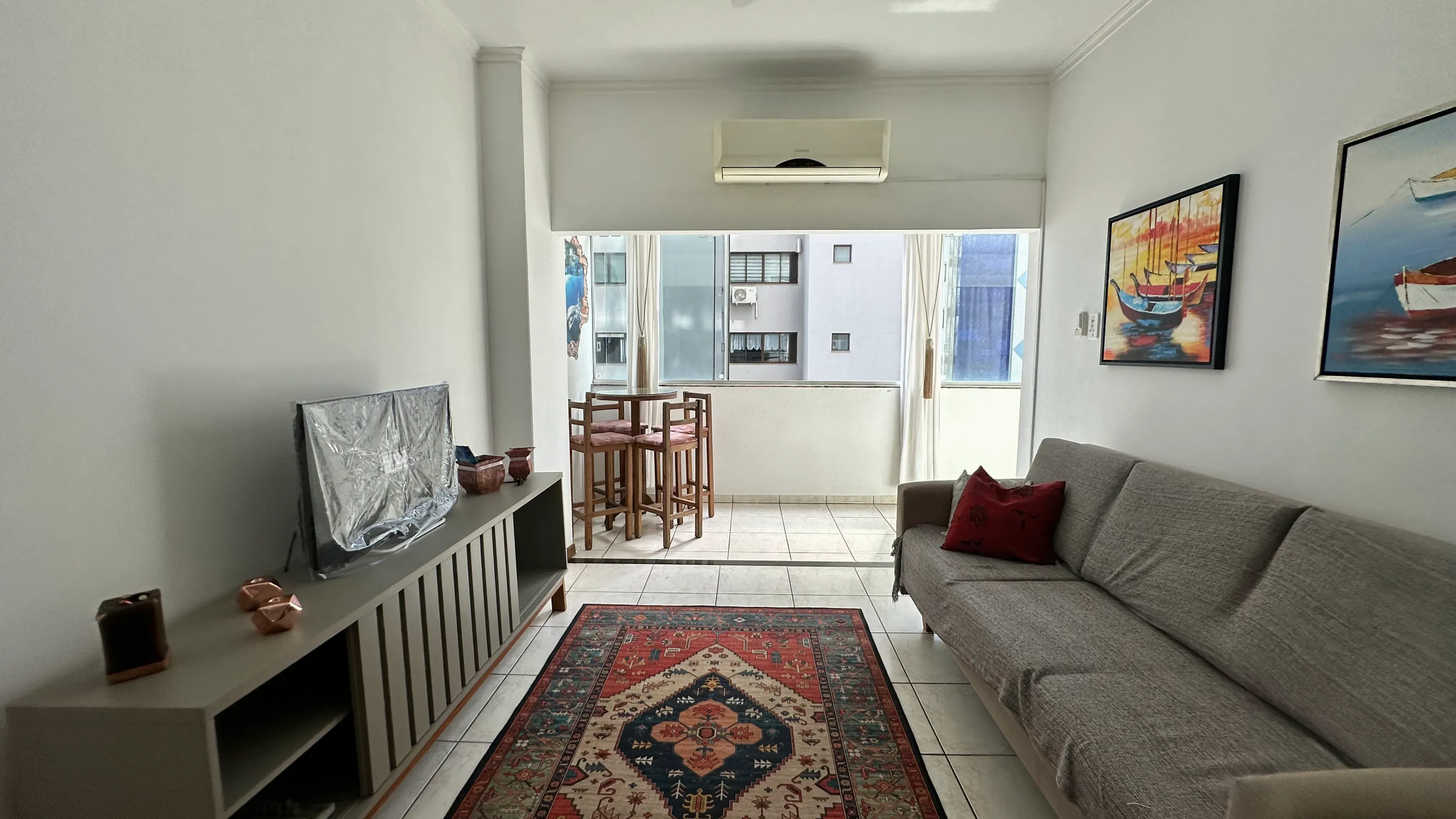 Apartamento, 2 dormitórios, 1 vaga, no bairro Centro em Balneário Camboriú para Comprar