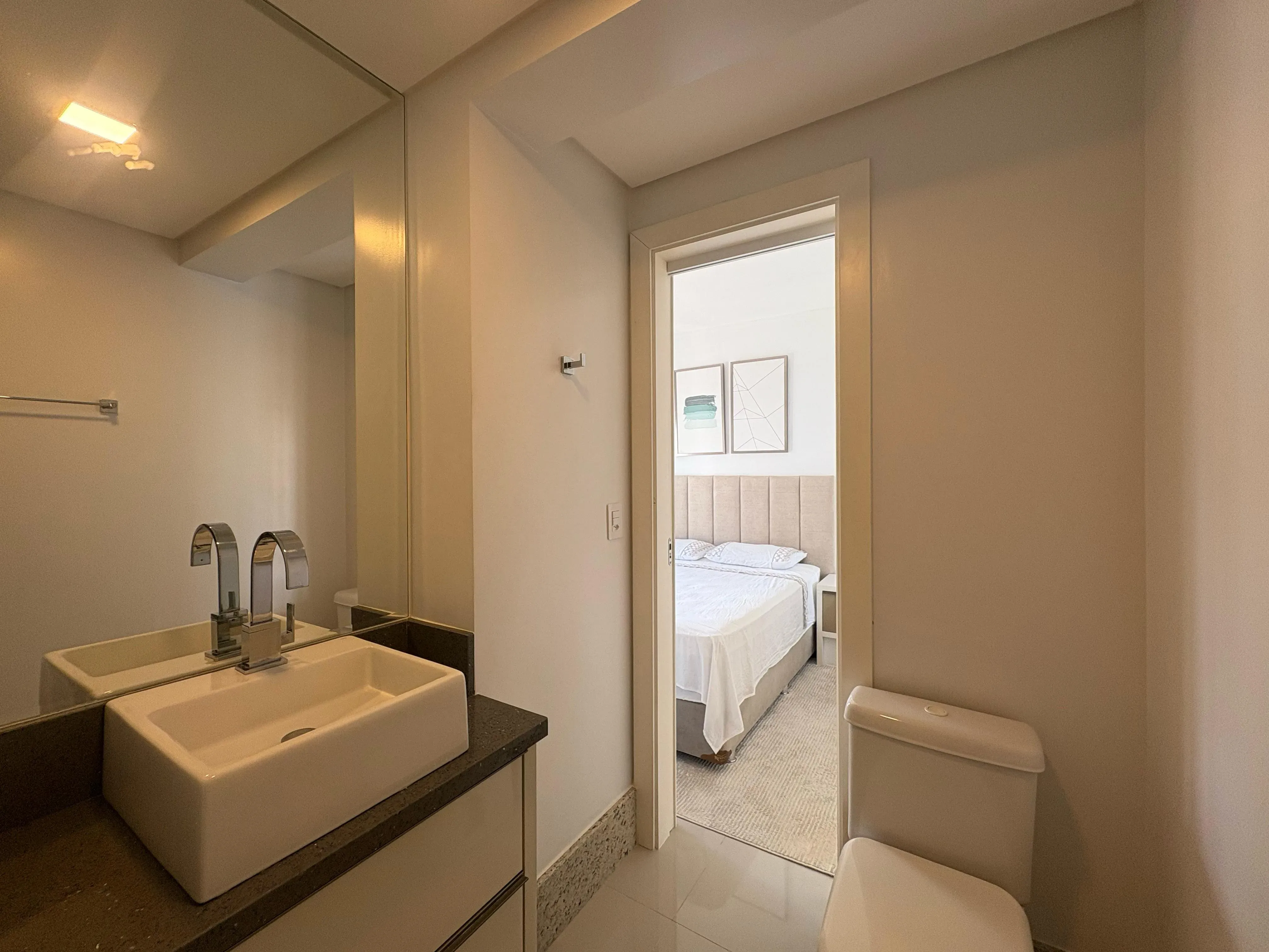 Cobertura Duplex com 5 dormitórios sendo 3 suites e 3 vagas no Centro de Balneário Camboriú - Foto 35 de 38