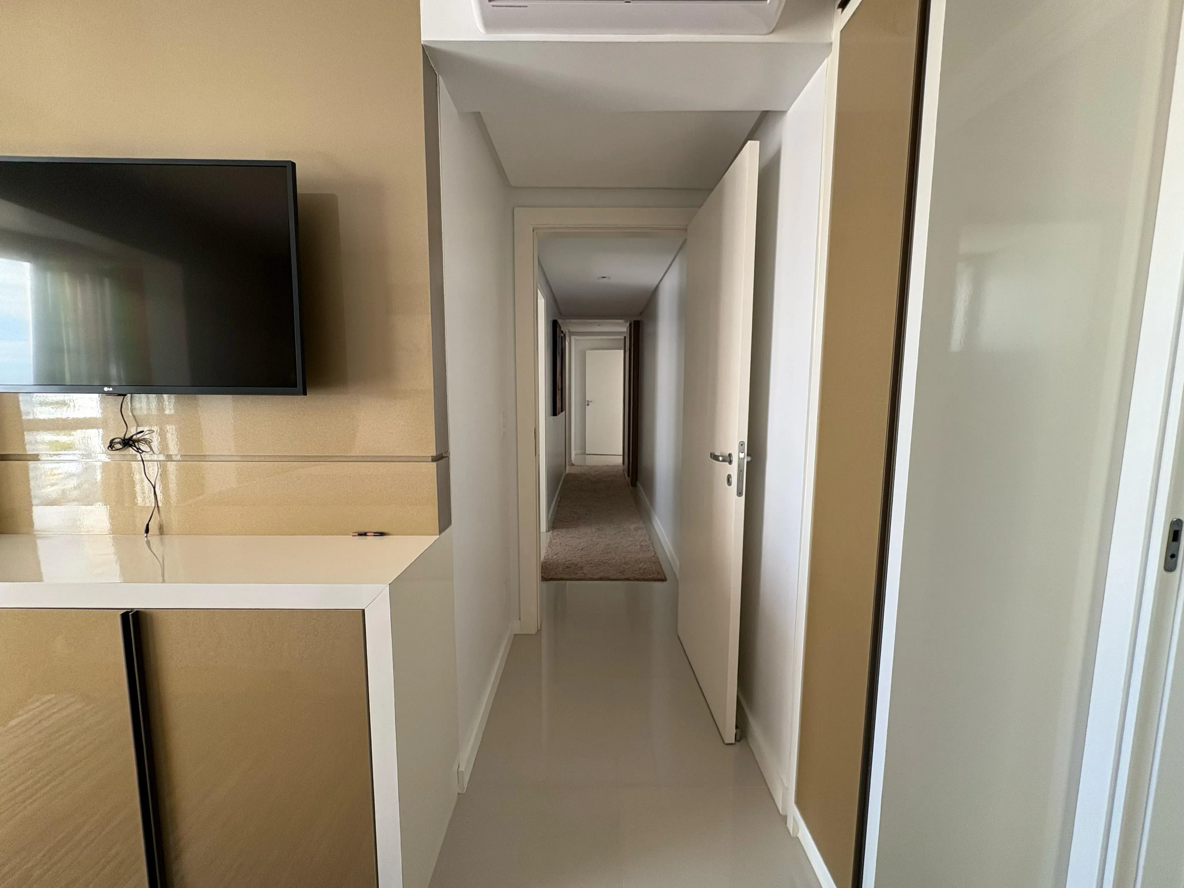 Cobertura Duplex com 5 dormitórios sendo 3 suites e 3 vagas no Centro de Balneário Camboriú - Foto 13 de 38