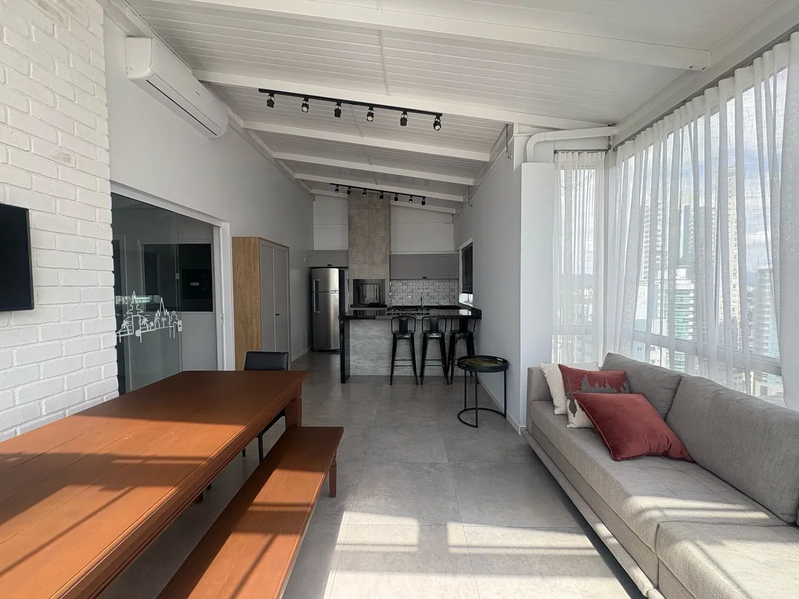 Cobertura Duplex com 5 dormitórios sendo 3 suites e 3 vagas no Centro de Balneário Camboriú - Foto 24 de 38