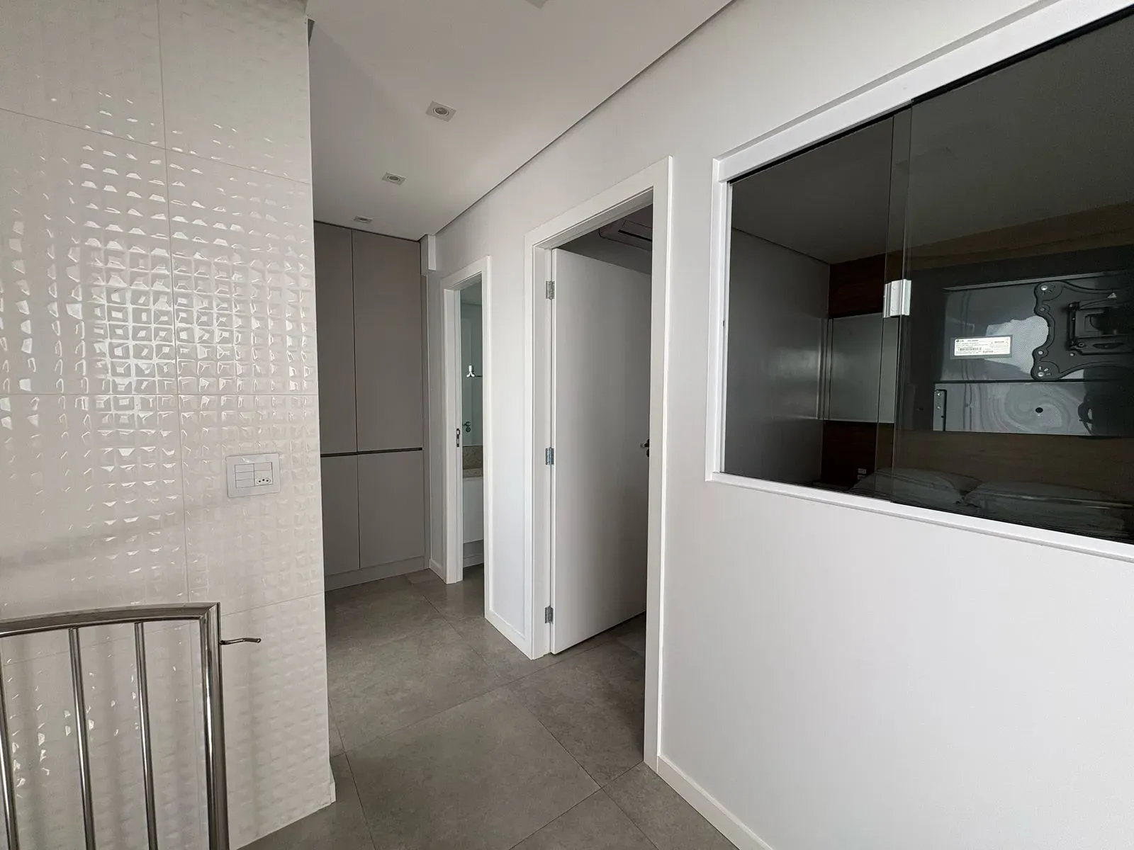 Cobertura Duplex com 5 dormitórios sendo 3 suites e 3 vagas no Centro de Balneário Camboriú - Foto 27 de 38