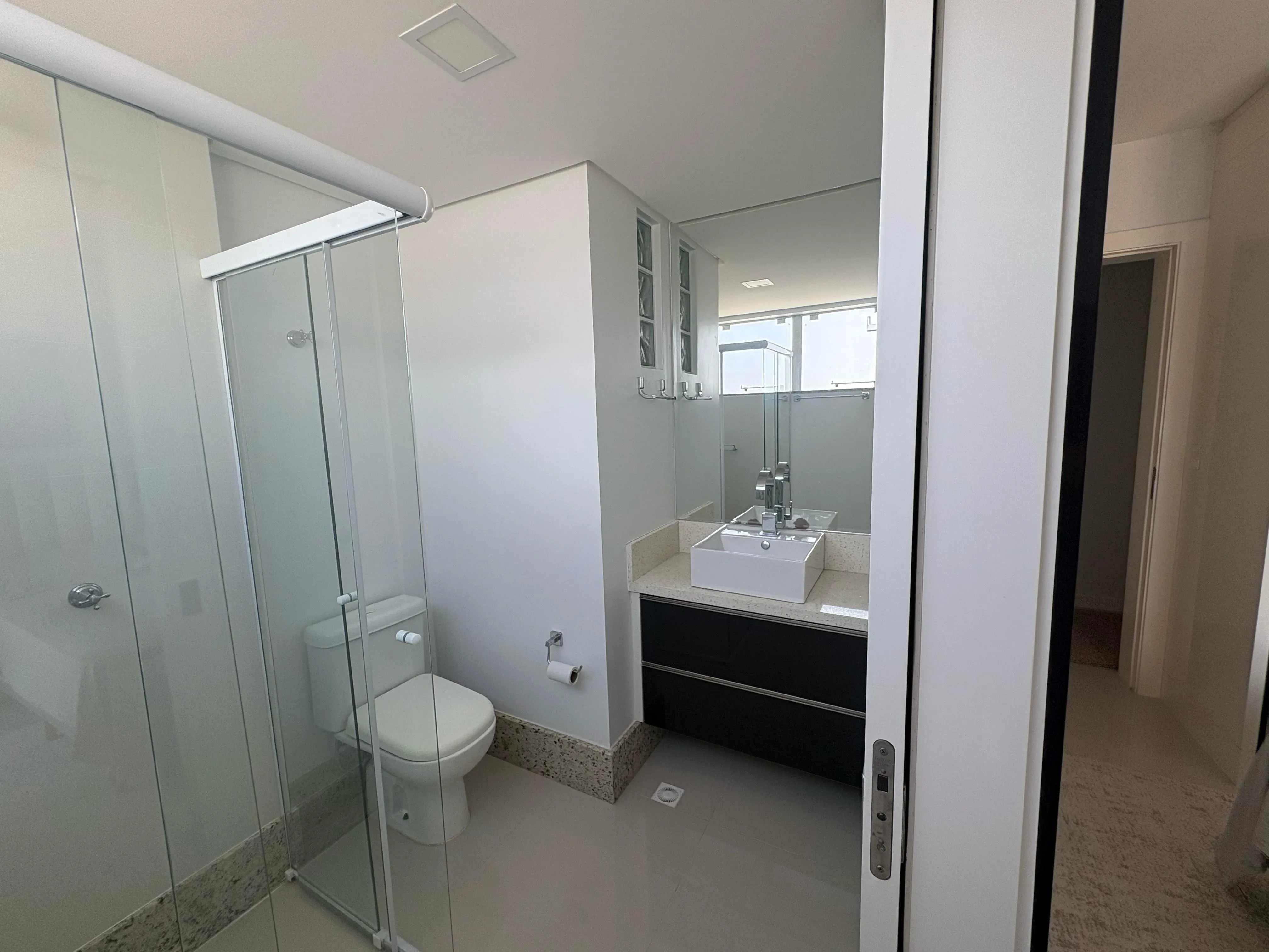 Cobertura Duplex com 5 dormitórios sendo 3 suites e 3 vagas no Centro de Balneário Camboriú - Foto 34 de 38