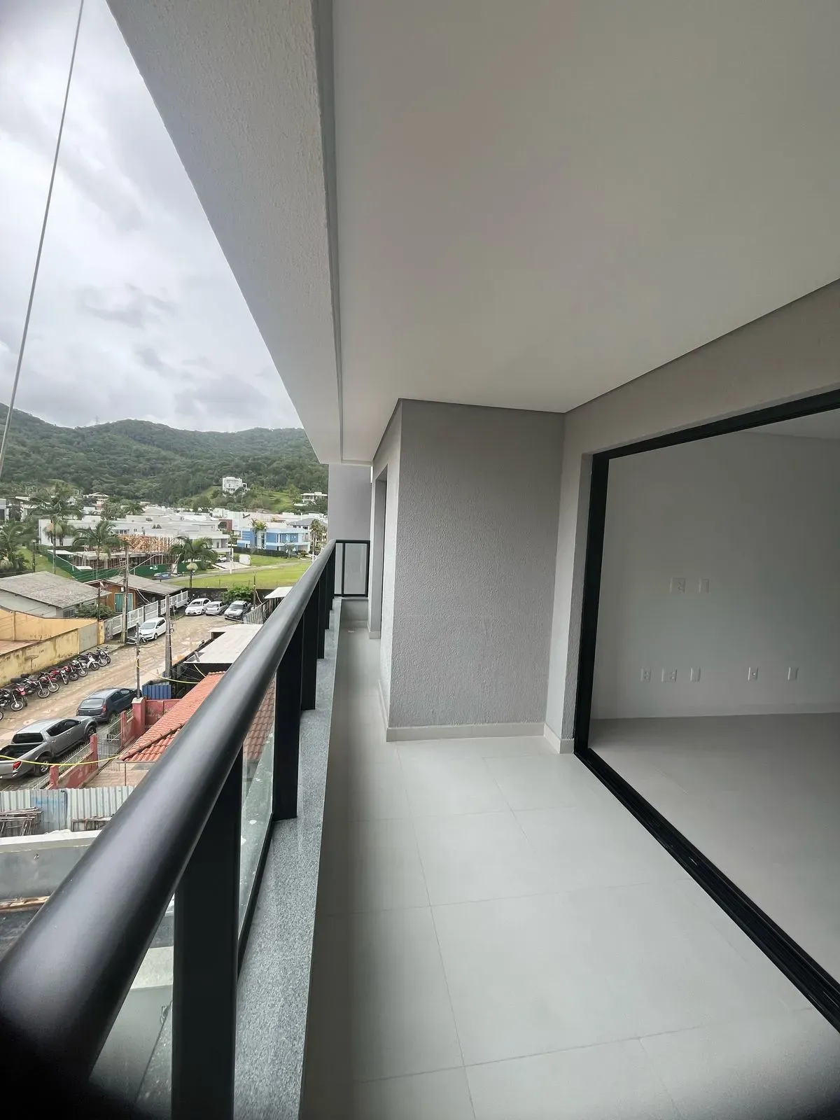 Apartamento com 107m² 3 Quartos 1 Suíte na Praia Brava - Foto 3 de 40