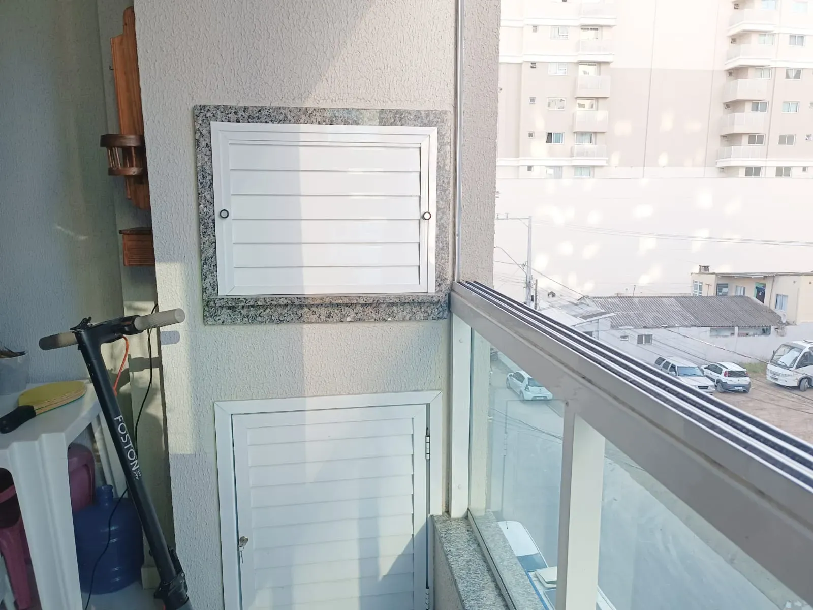 Apartamento de  3 quartos sendo 1 suíte e 2 vagas de garagem no Bairro Morretes em Itapema