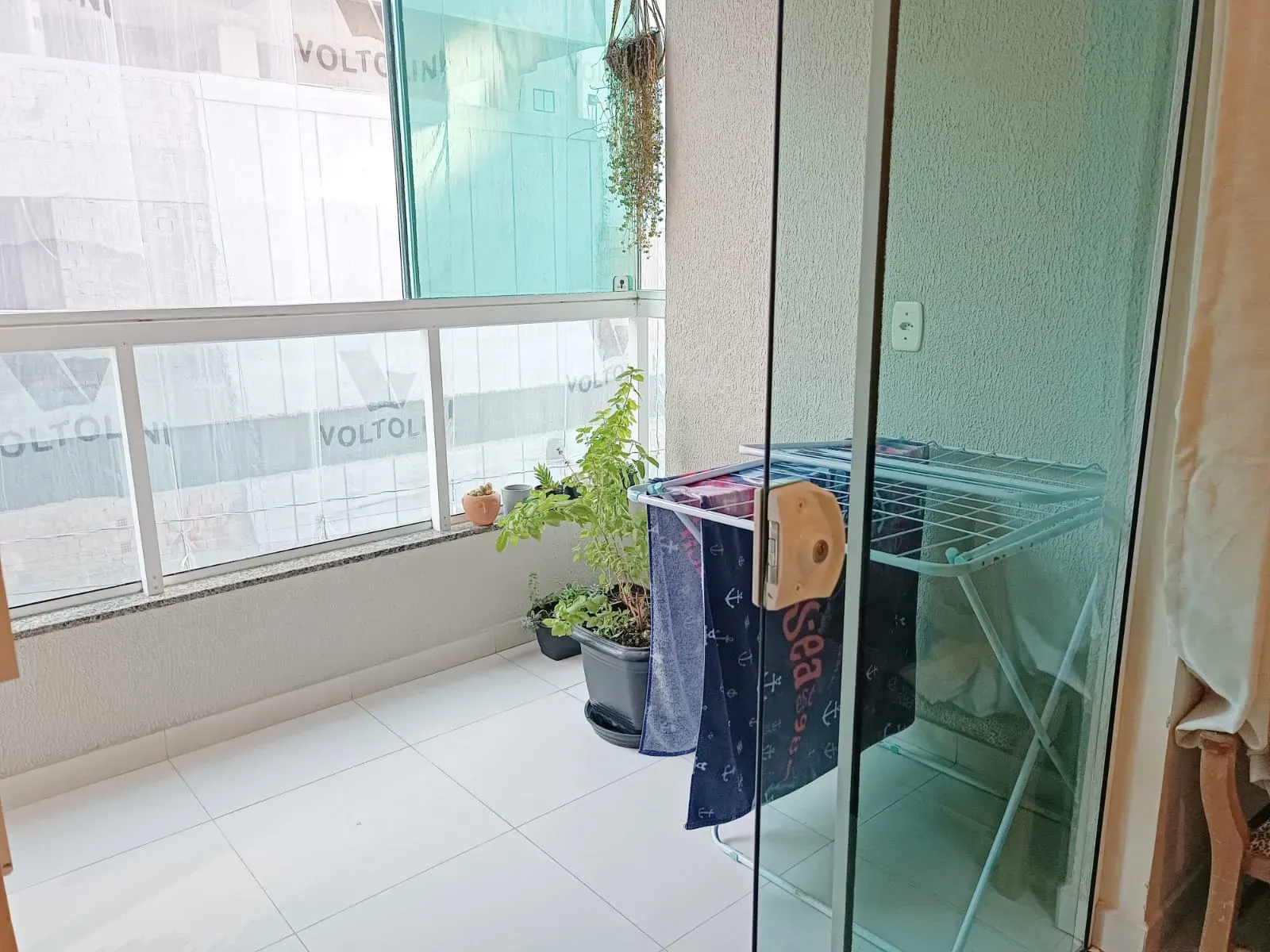 Apartamento de  3 quartos sendo 1 suíte e 2 vagas de garagem no Bairro Morretes em Itapema