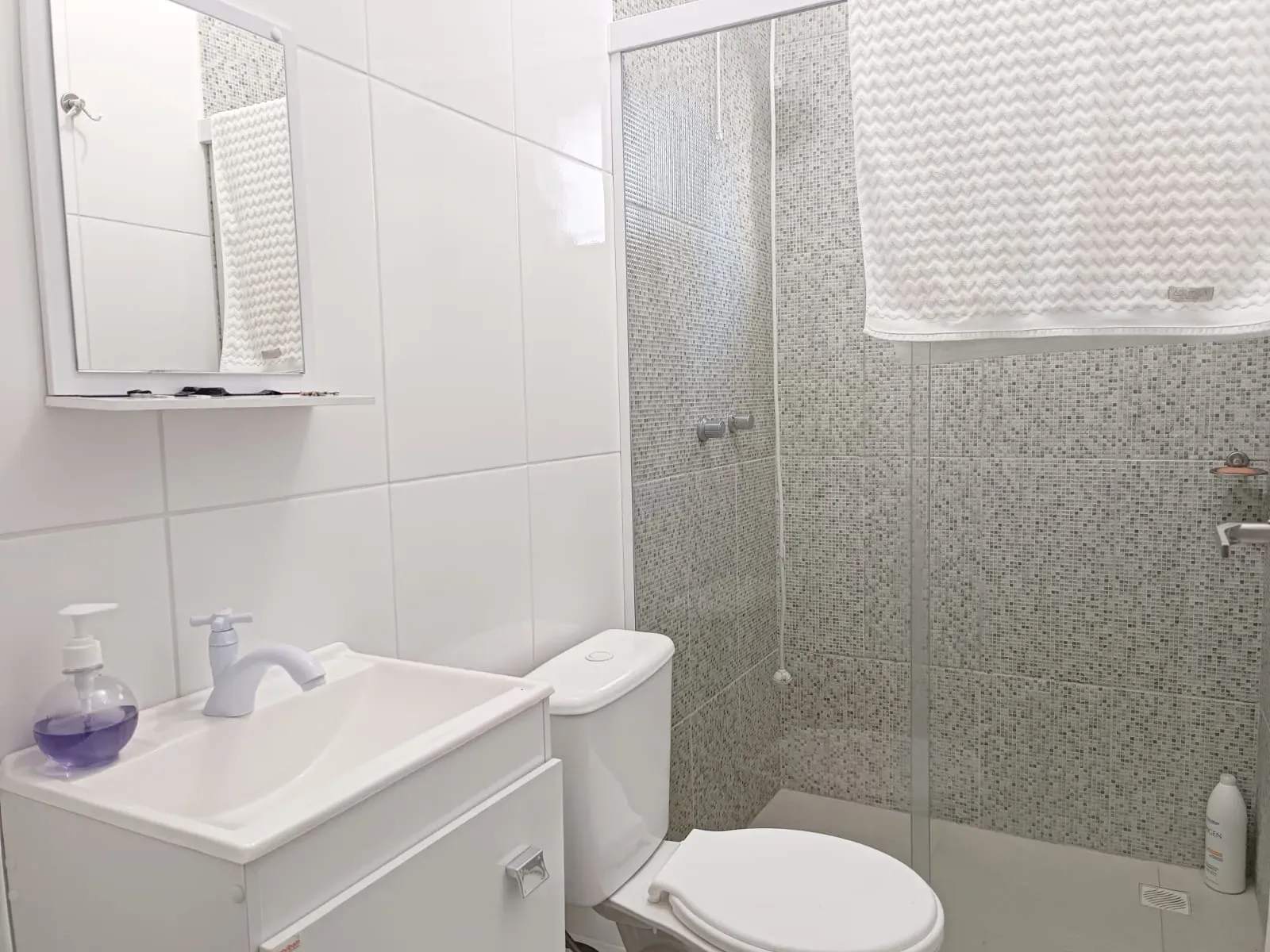 Apartamento de  3 quartos sendo 1 suíte e 2 vagas de garagem no Bairro Morretes em Itapema