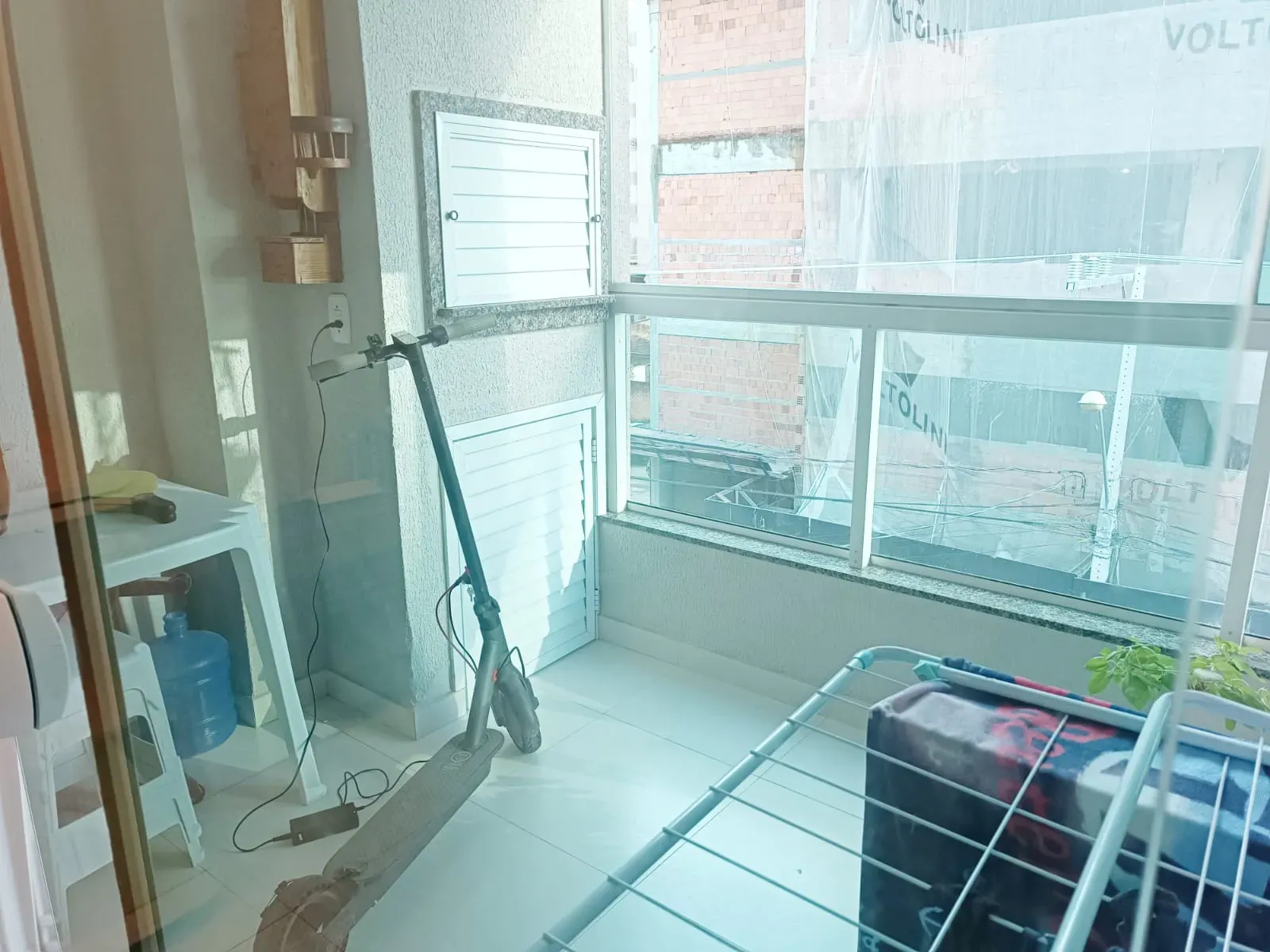 Apartamento de  3 quartos sendo 1 suíte e 2 vagas de garagem no Bairro Morretes em Itapema