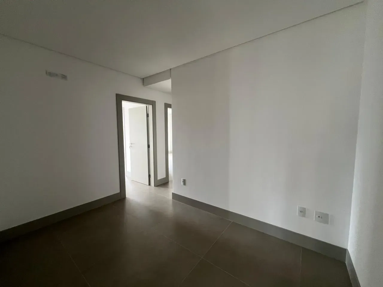 Apartamento, 4 dormitórios, 4 suítes, 4 vagas, no bairro Centro em Balneário Camboriú para Comprar