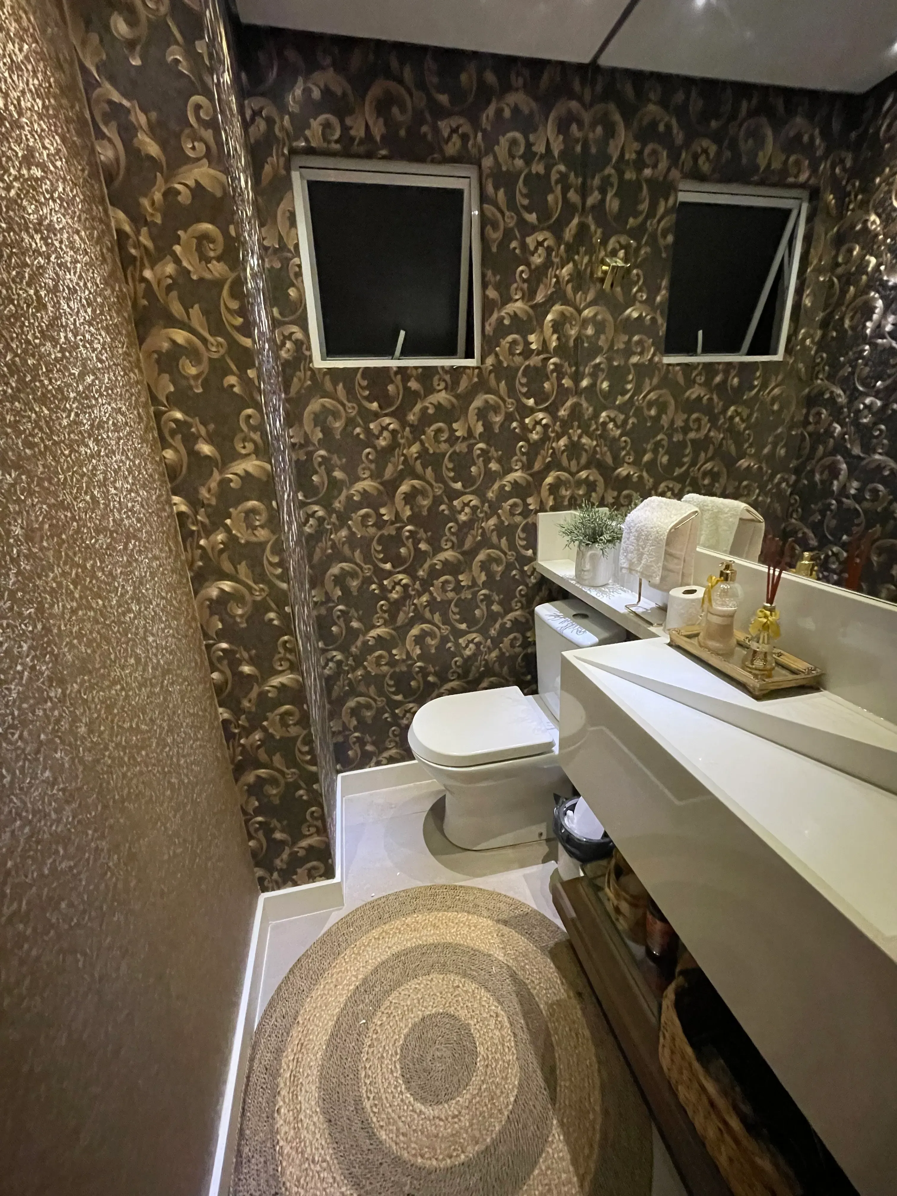 Apartamento com 3 dormitórios sendo 1 suíte e 2 vagas de garagem no Bairro Fazenda em Itajaí