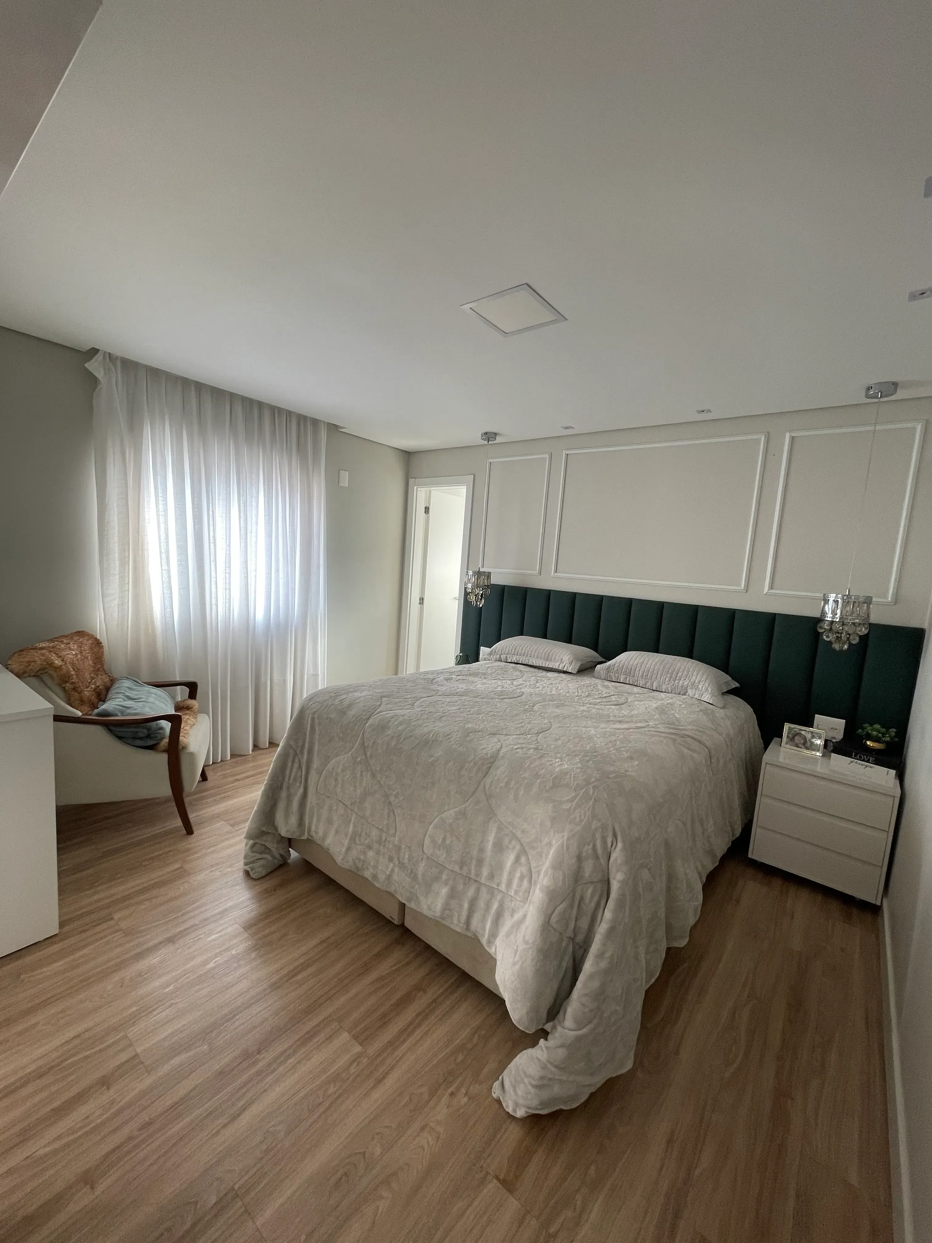 Apartamento com 3 dormitórios sendo 1 suíte e 2 vagas de garagem no Bairro Fazenda em Itajaí