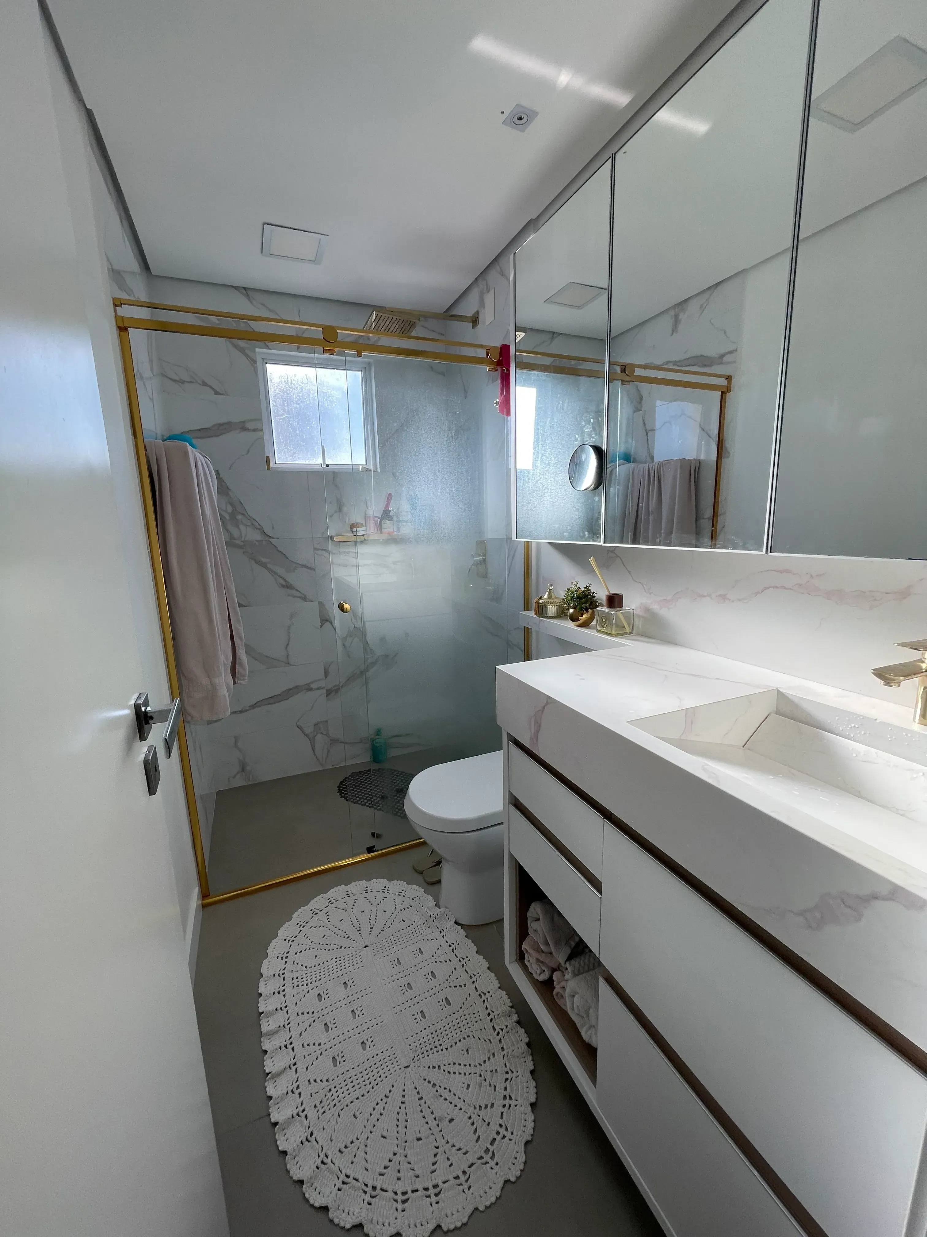 Apartamento com 3 dormitórios sendo 1 suíte e 2 vagas de garagem no Bairro Fazenda em Itajaí