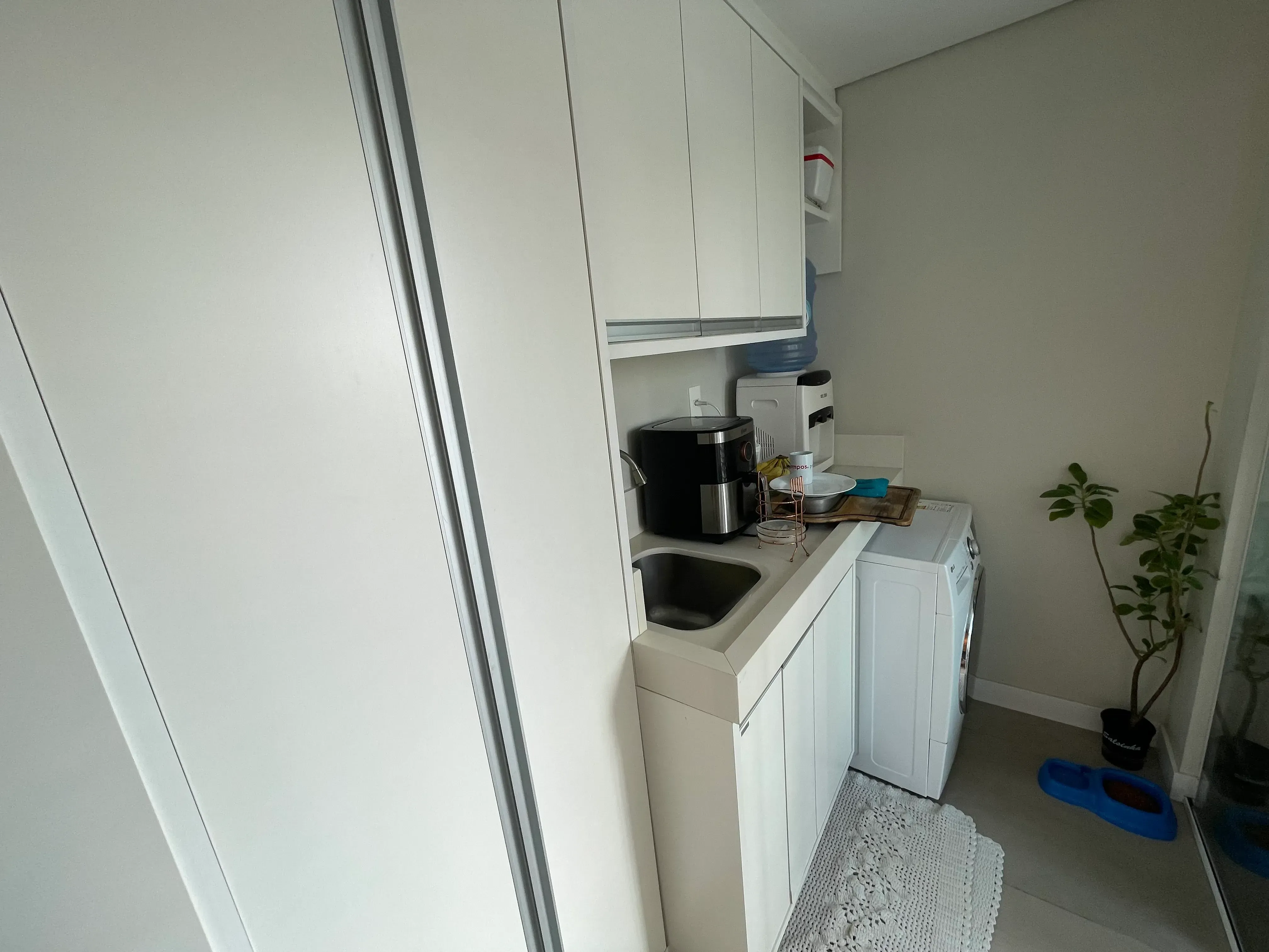 Apartamento com 3 dormitórios sendo 1 suíte e 2 vagas de garagem no Bairro Fazenda em Itajaí