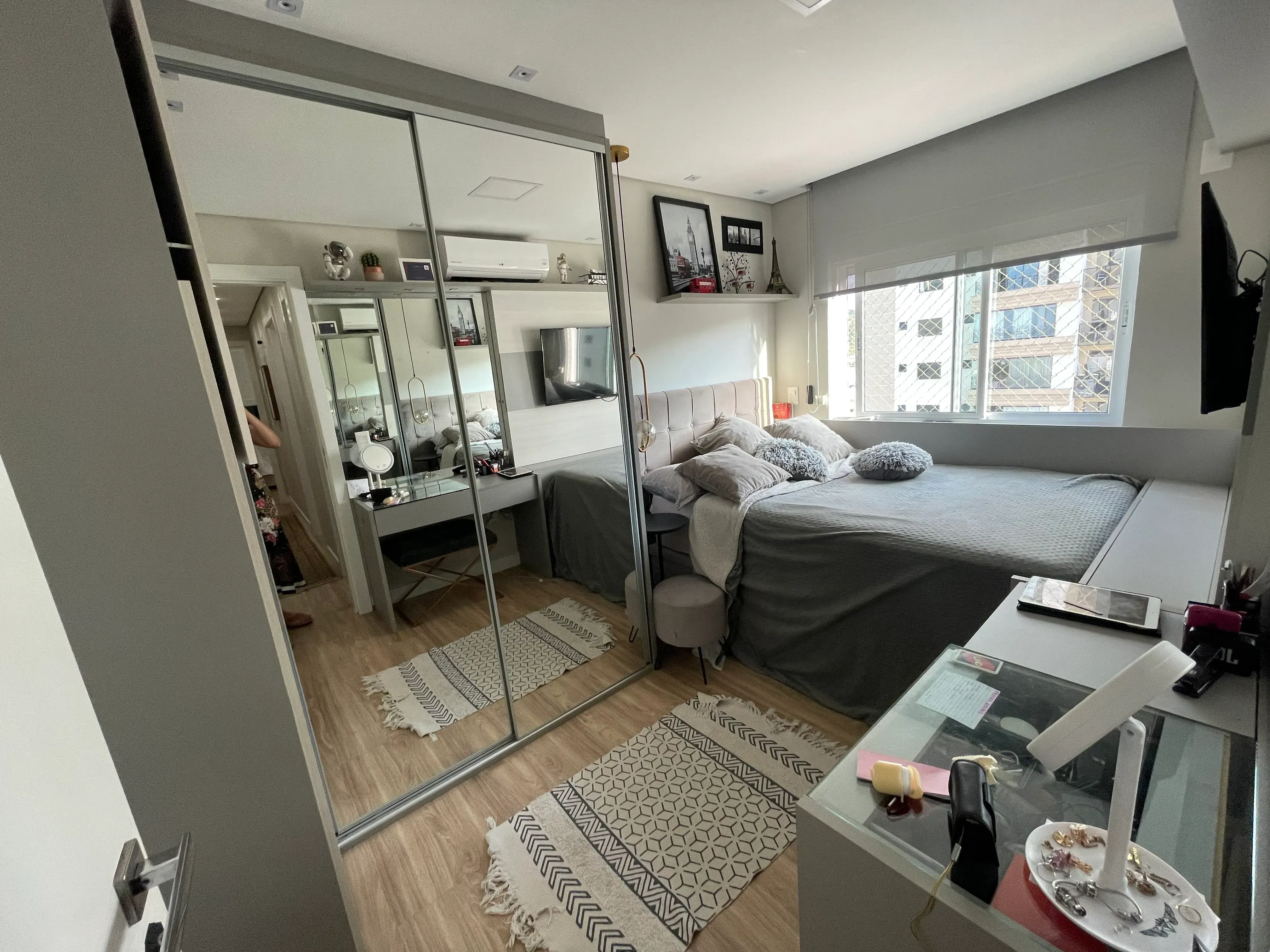 Apartamento com 3 dormitórios sendo 1 suíte e 2 vagas de garagem no Bairro Fazenda em Itajaí