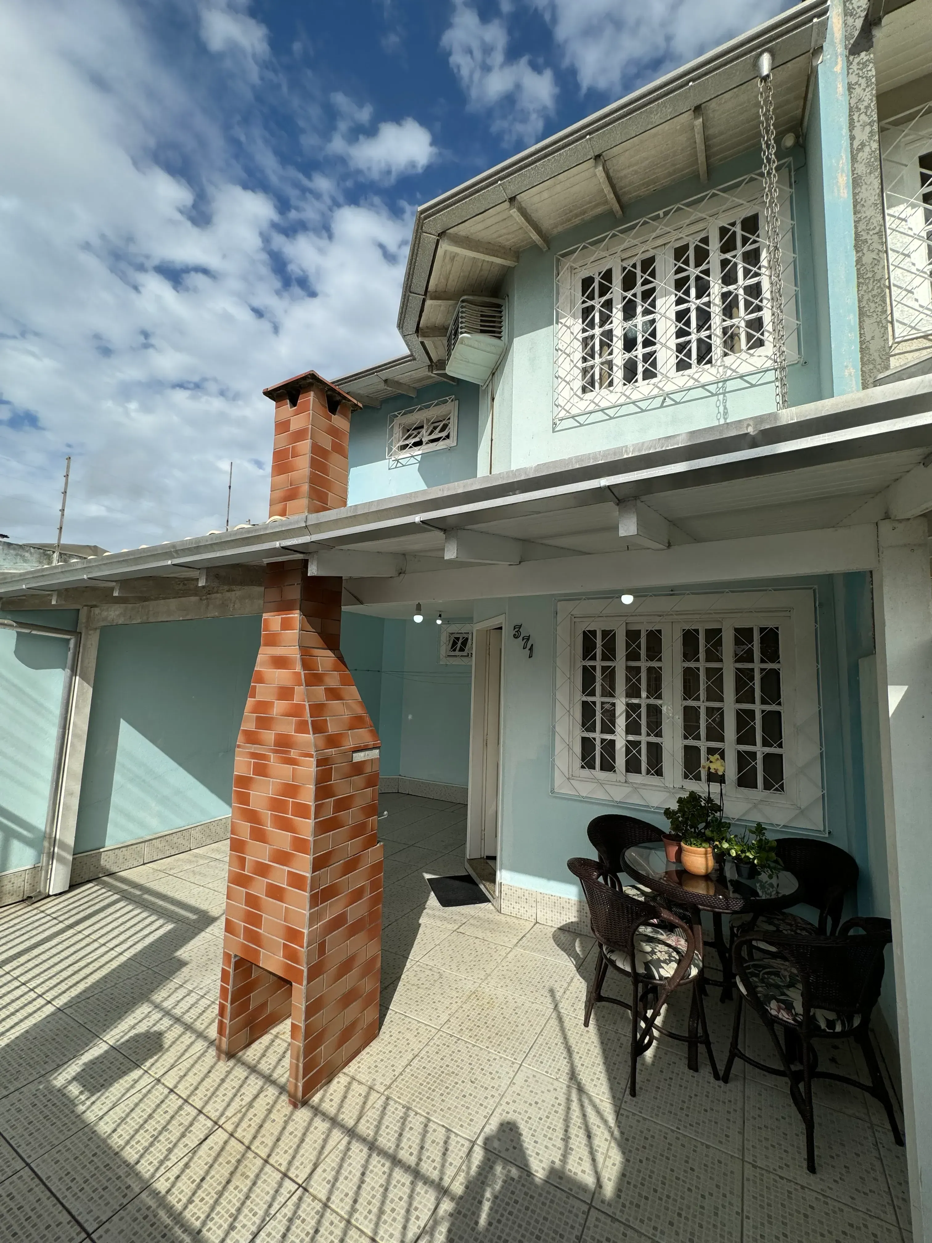 Casa com 2 dormitórios sendo 1 suite e 1 vaga de garagem no bairro São Vicente em Itajaí