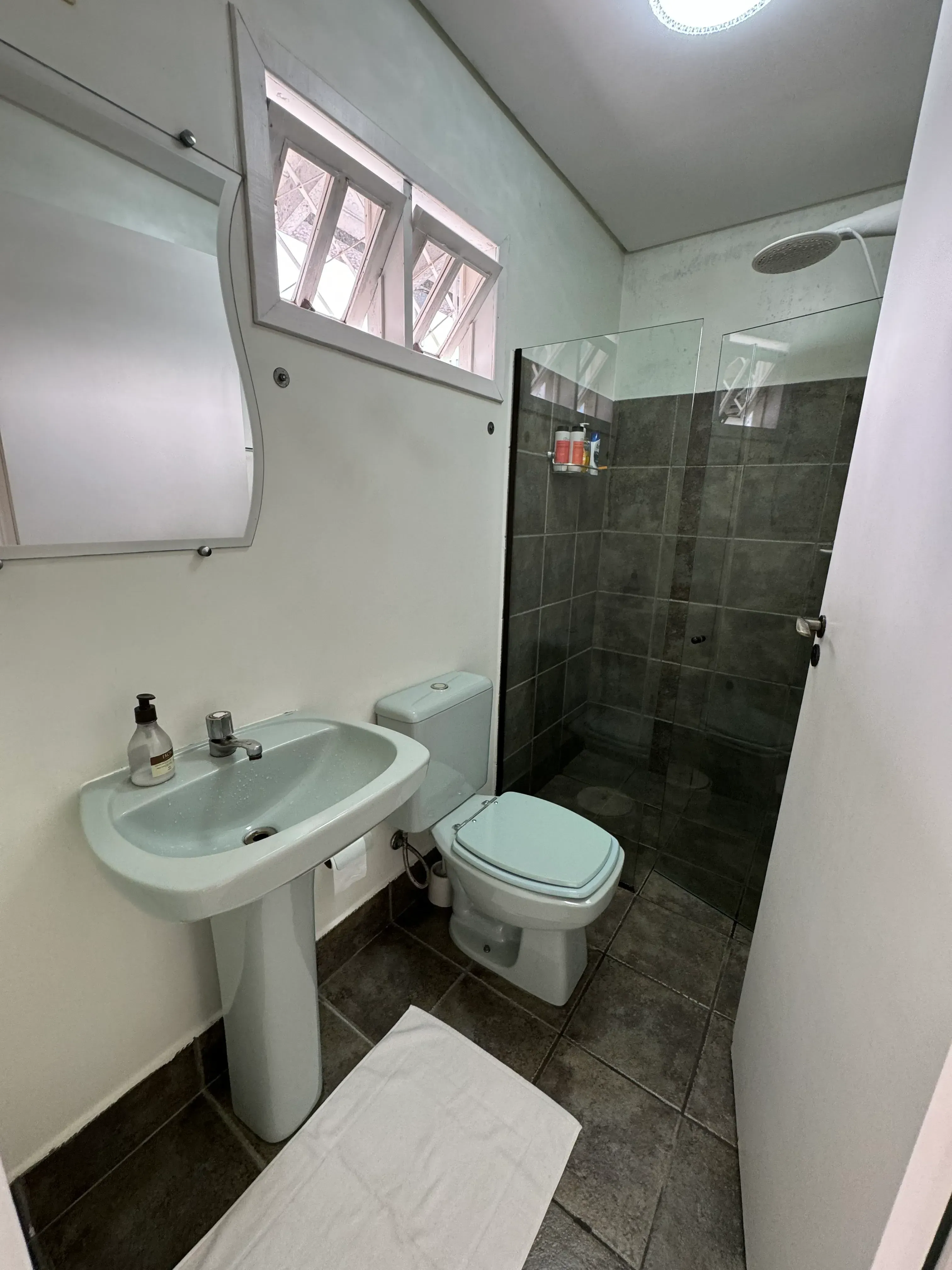 Casa com 2 dormitórios sendo 1 suite e 1 vaga de garagem no bairro São Vicente em Itajaí