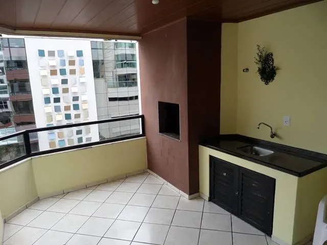 Apartamento com 151m², 3 dormitórios, 1 suíte, 1 vaga, no bairro Centro em Balneário Camboriú para Comprar