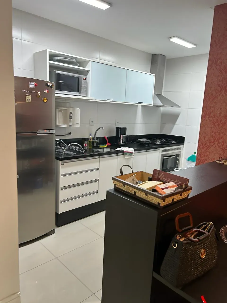 Apartamento com 185m², 3 dormitórios, 1 suíte, 2 vagas, no bairro Centro em Balneário Camboriú para Comprar