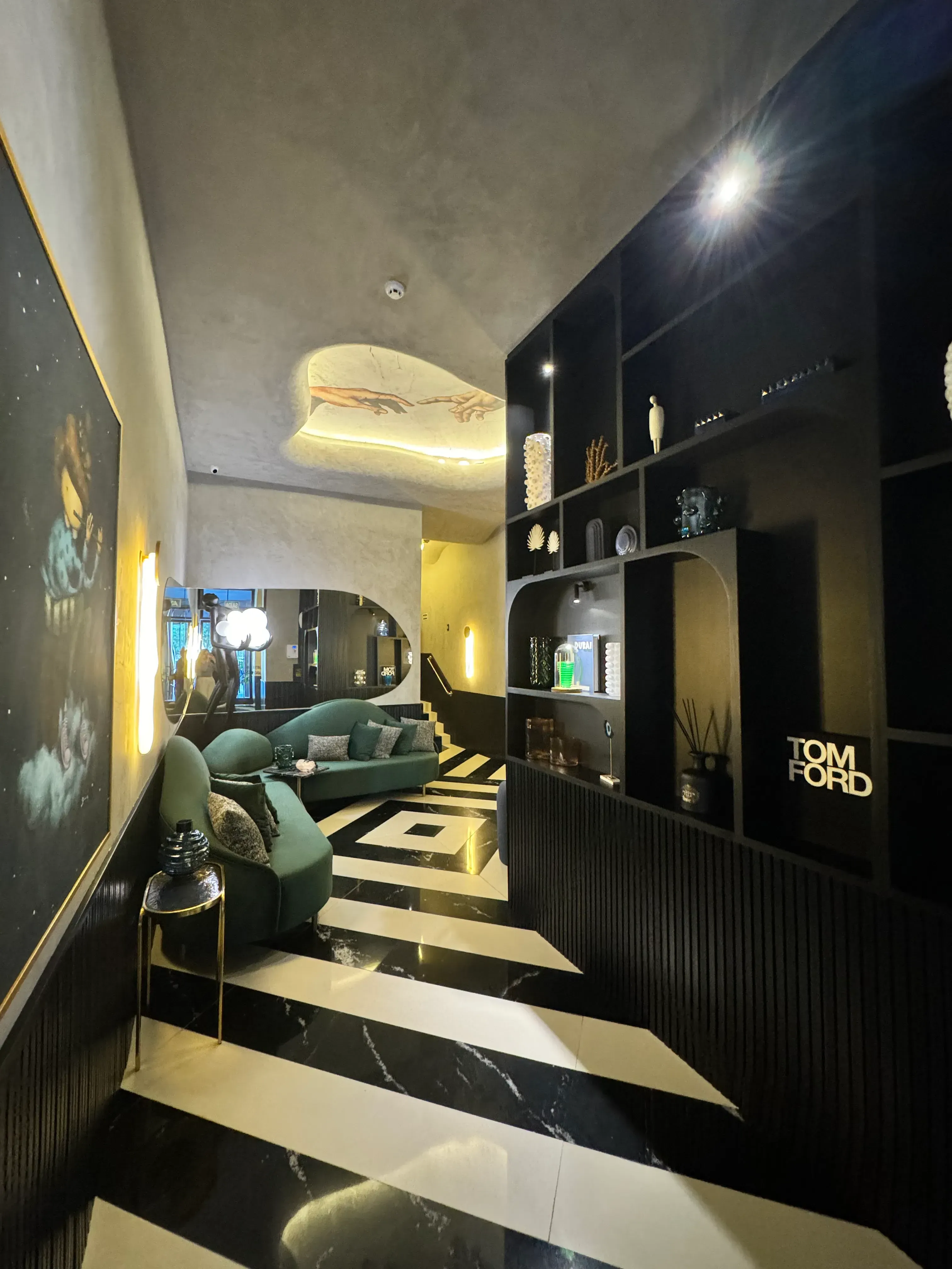 Apartamento com 1 suíte e 1 demi, 2 vagas de garagem no Bairro Fazenda em Itajaí