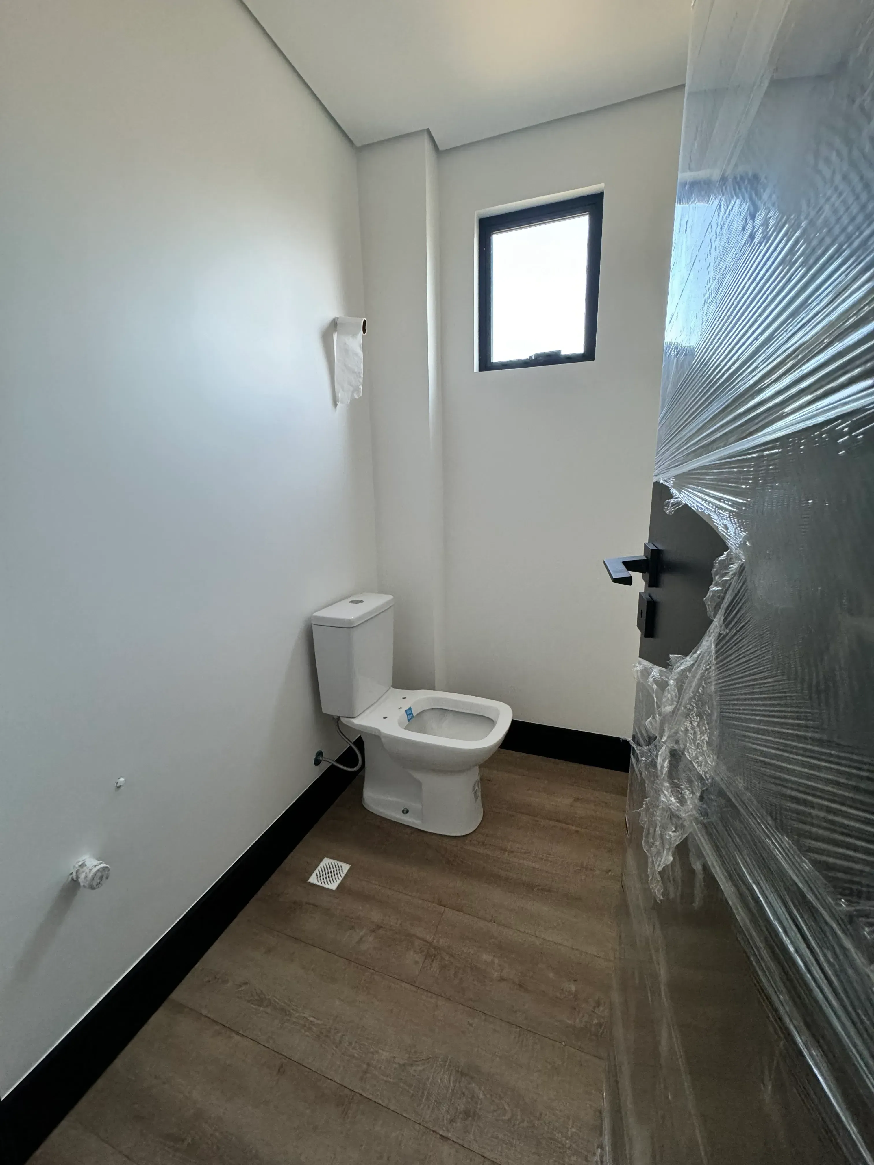 Apartamento com 1 suíte e 1 demi, 2 vagas de garagem no Bairro Fazenda em Itajaí