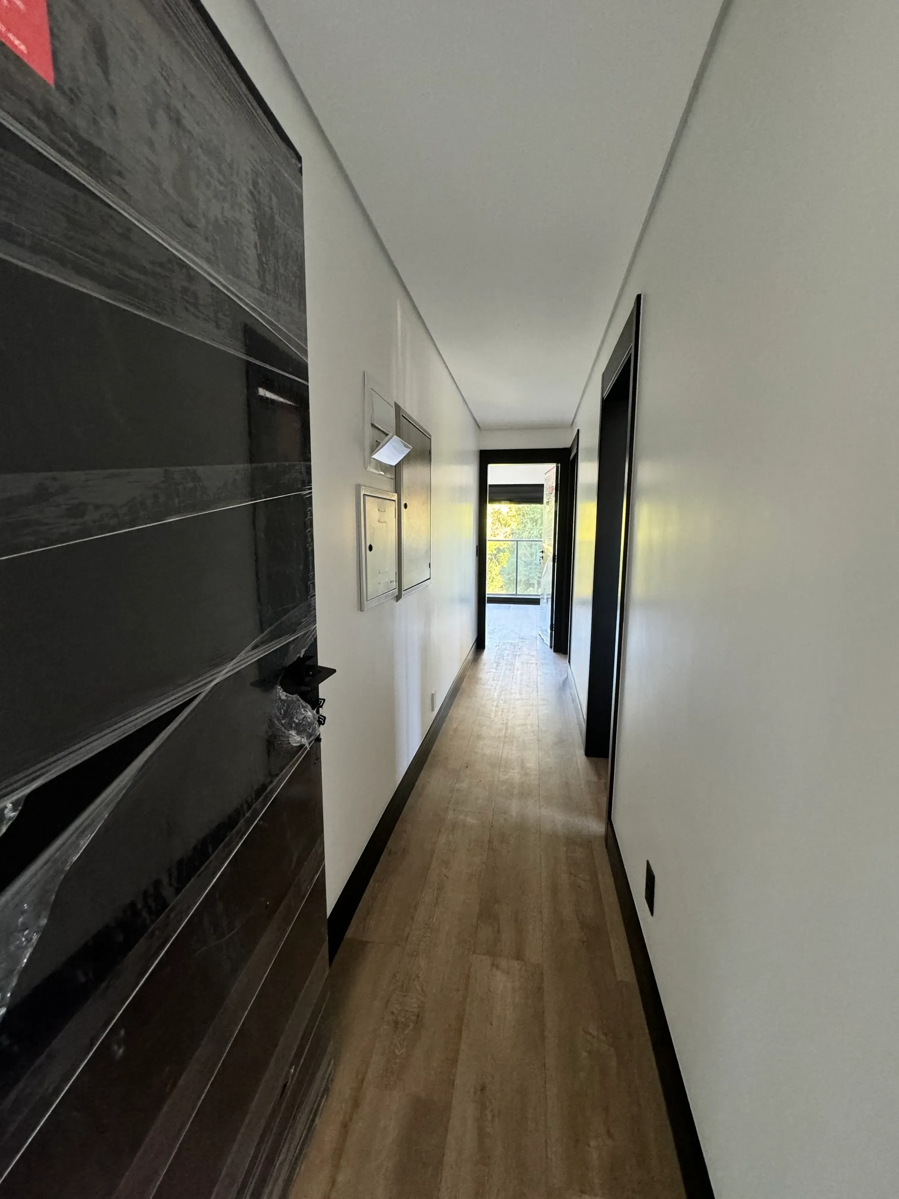 Apartamento com 1 suíte e 1 demi, 2 vagas de garagem no Bairro Fazenda em Itajaí