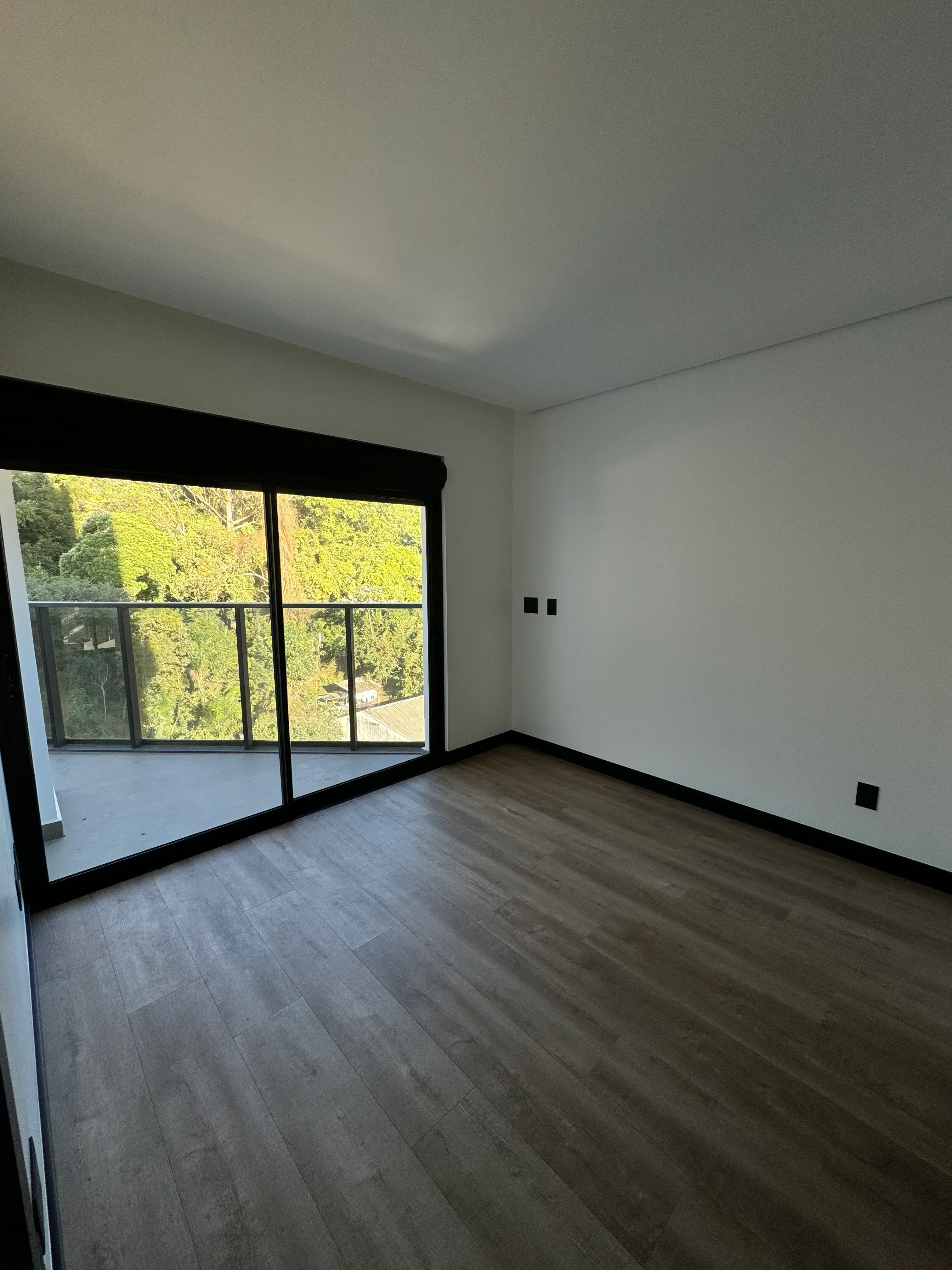 Apartamento com 1 suíte e 1 demi, 2 vagas de garagem no Bairro Fazenda em Itajaí