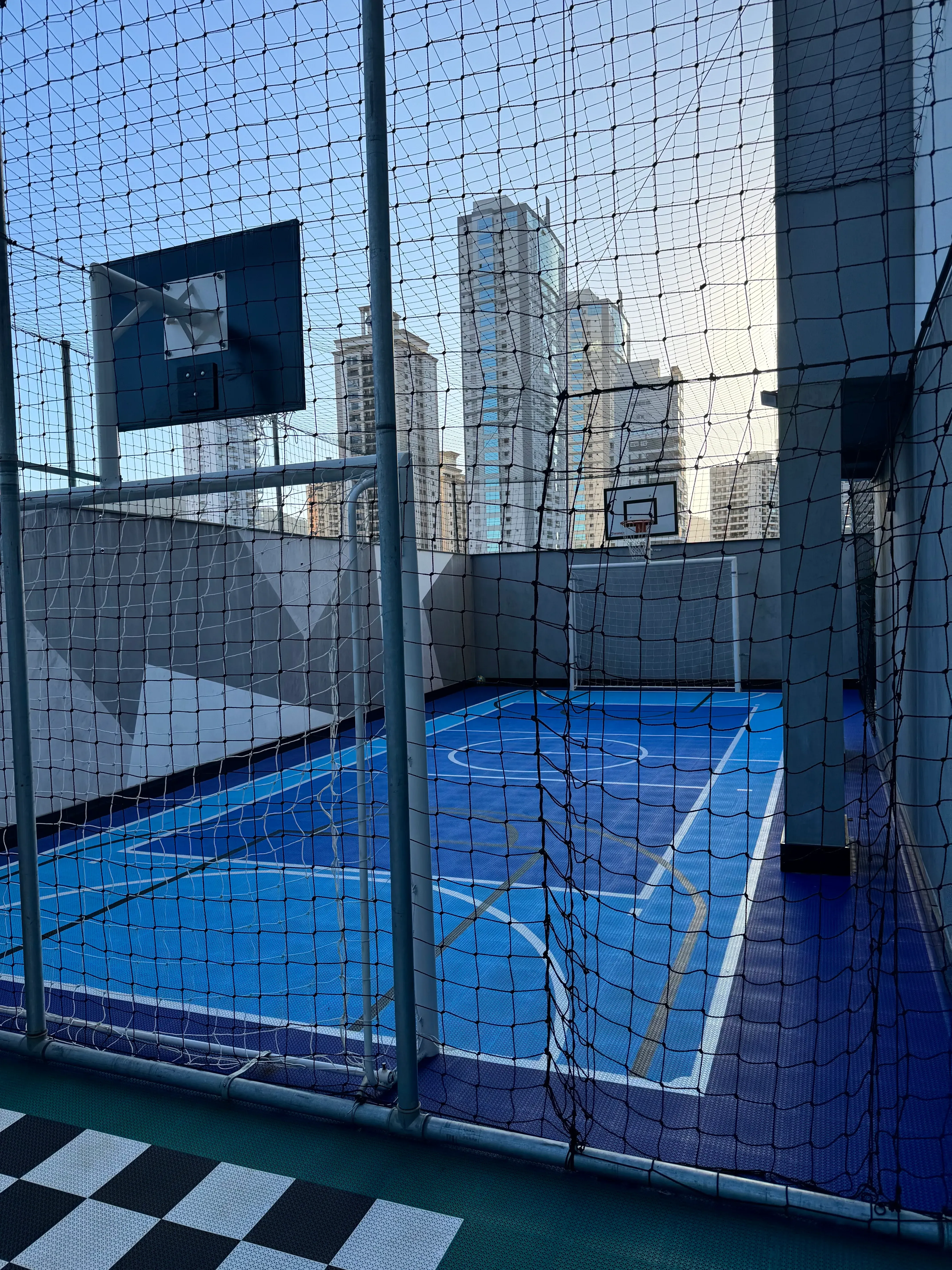 Apartamento com 1 suíte e 1 demi, 2 vagas de garagem no Bairro Fazenda em Itajaí