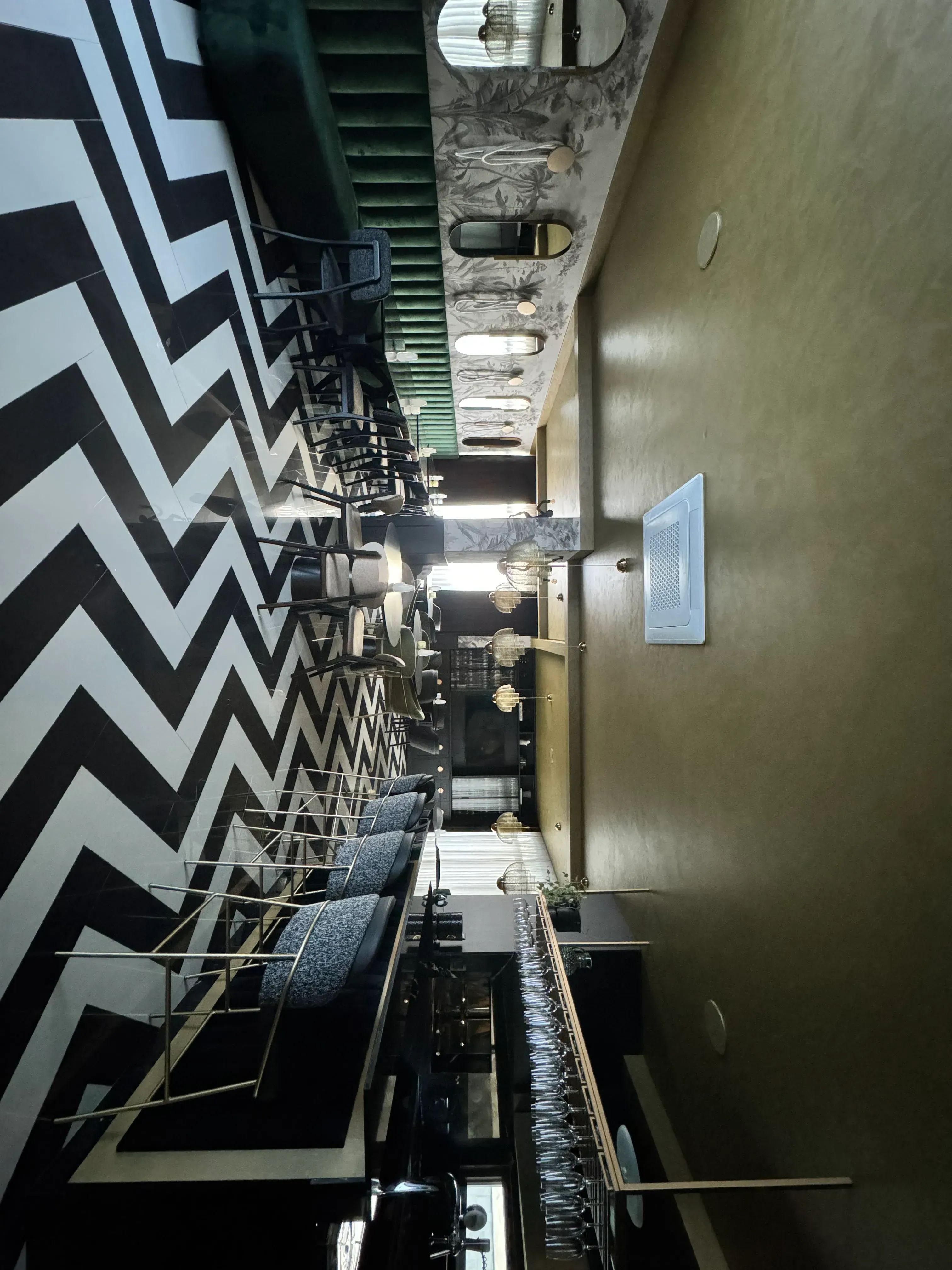 Apartamento com 1 suíte e 1 demi, 2 vagas de garagem no Bairro Fazenda em Itajaí