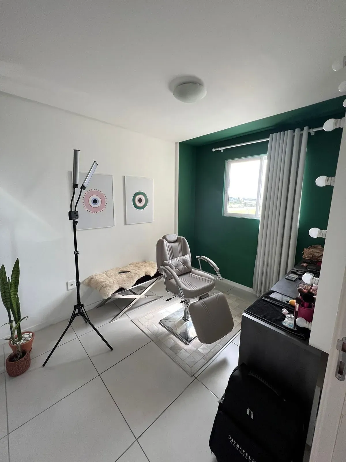 Apartamento com 2 dormitórios sendo 1 suíte no Bairro Cordeiros parte alta em Itajaí