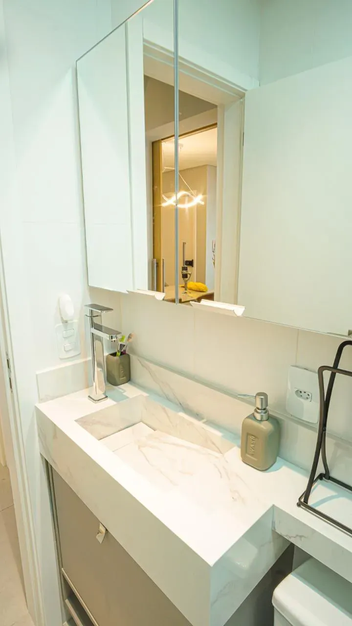 Apartamento com 3 dormitórios sendo 1 suíte e 2 vagas de garagem no Bairro São João em Itajaí