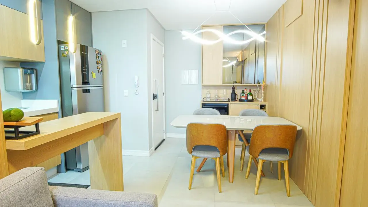 Apartamento com 3 dormitórios sendo 1 suíte e 2 vagas de garagem no Bairro São João em Itajaí