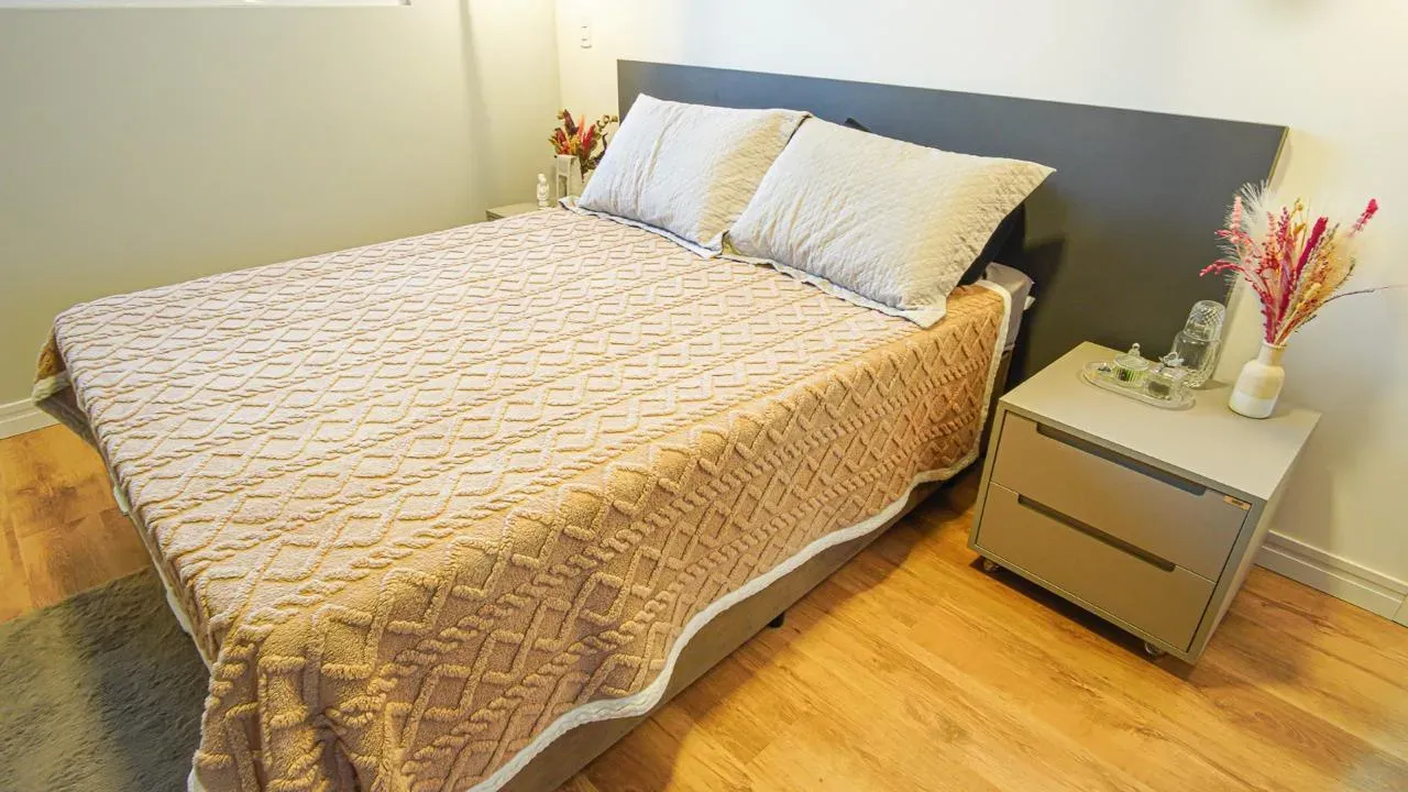 Apartamento com 3 dormitórios sendo 1 suíte e 2 vagas de garagem no Bairro São João em Itajaí