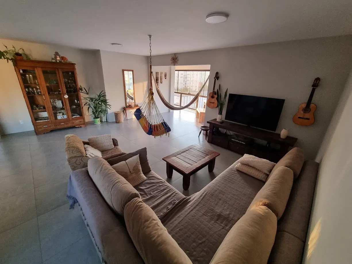 Apartamento com 4 dormitórios sendo 1 suíte e 1 vaga no Centro de Itajaí