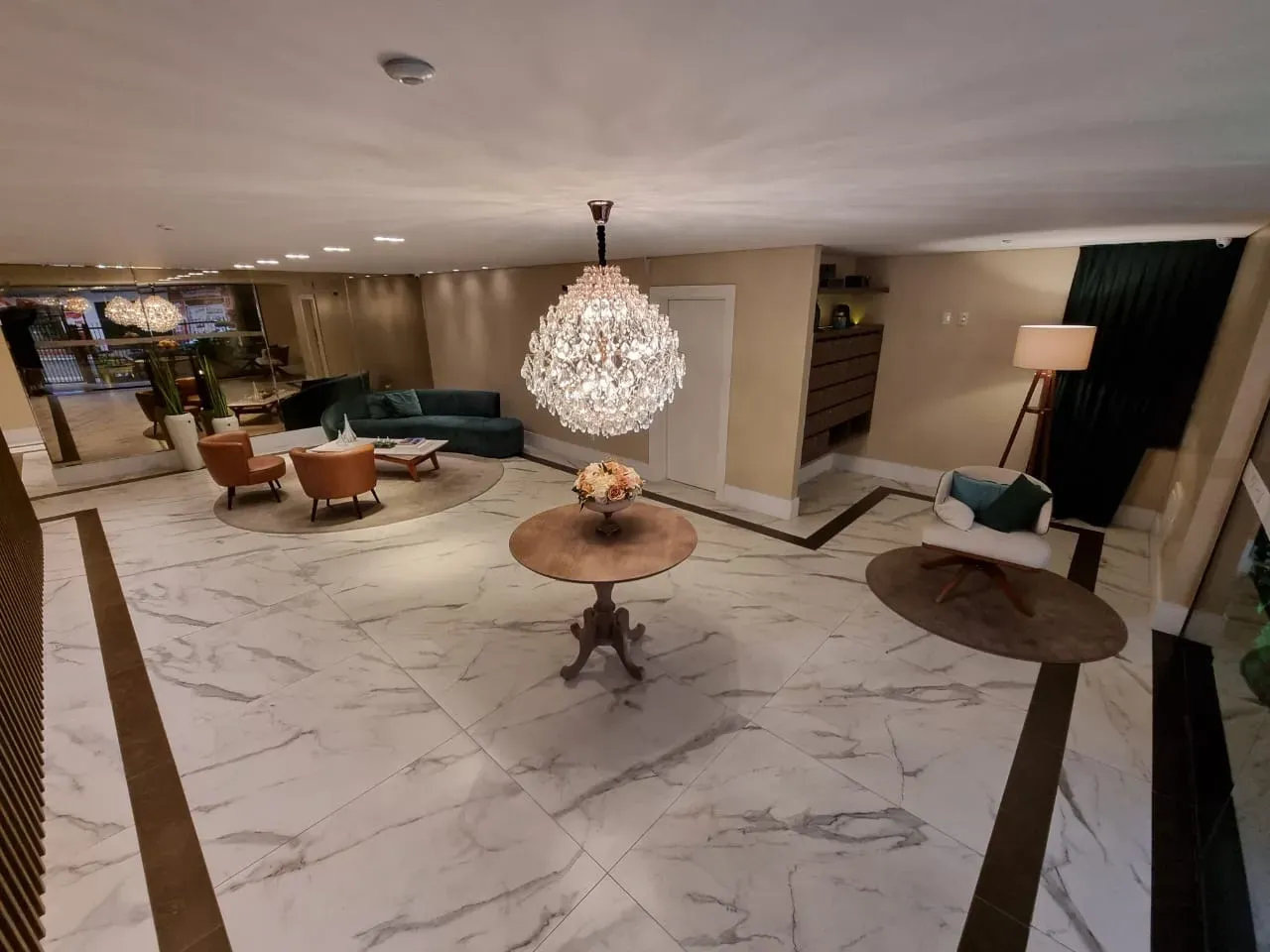 Apartamento com 4 dormitórios sendo 1 suíte e 1 vaga no Centro de Itajaí