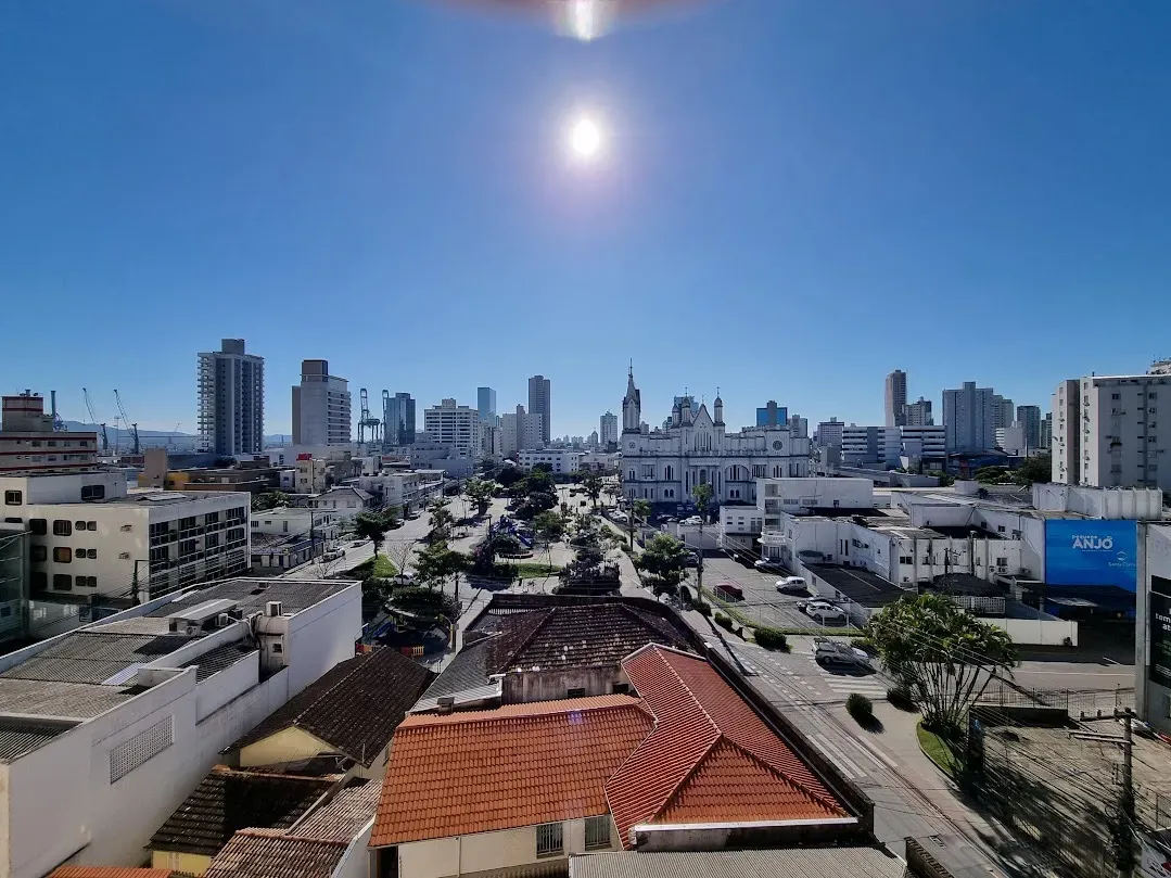 Apartamento com 4 dormitórios sendo 1 suíte e 1 vaga no Centro de Itajaí