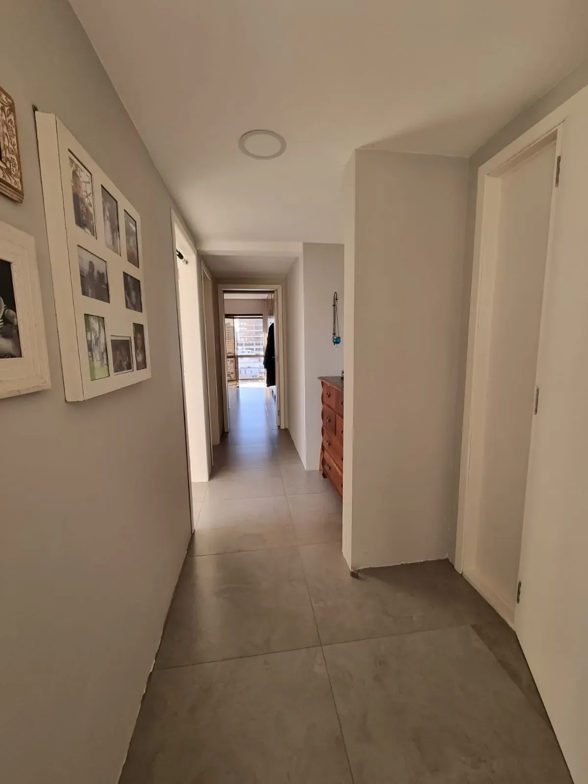 Apartamento com 4 dormitórios sendo 1 suíte e 1 vaga no Centro de Itajaí