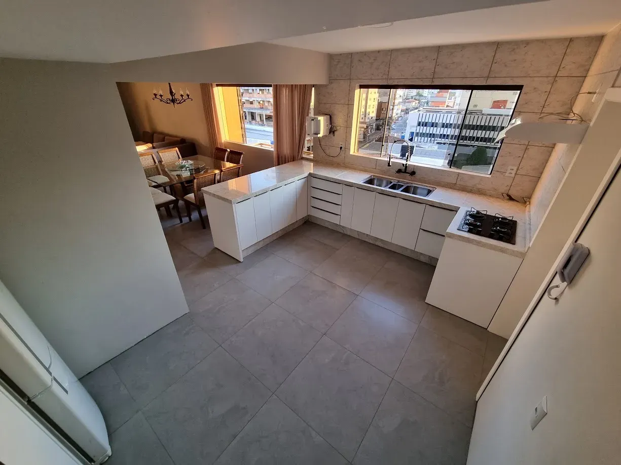 Apartamento com 4 dormitórios sendo 1 suíte e 1 vaga no Centro de Itajaí