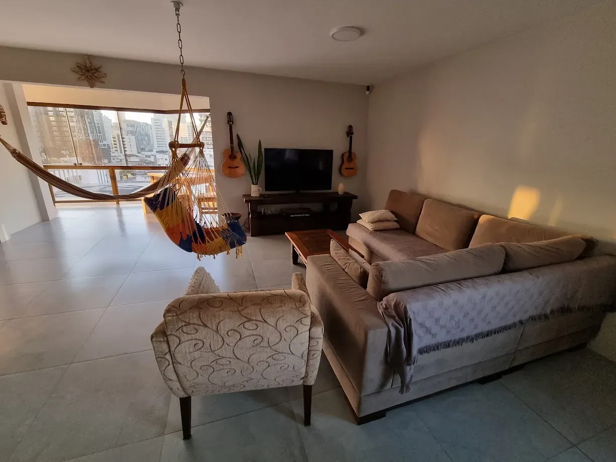 Apartamento com 4 dormitórios sendo 1 suíte e 1 vaga no Centro de Itajaí