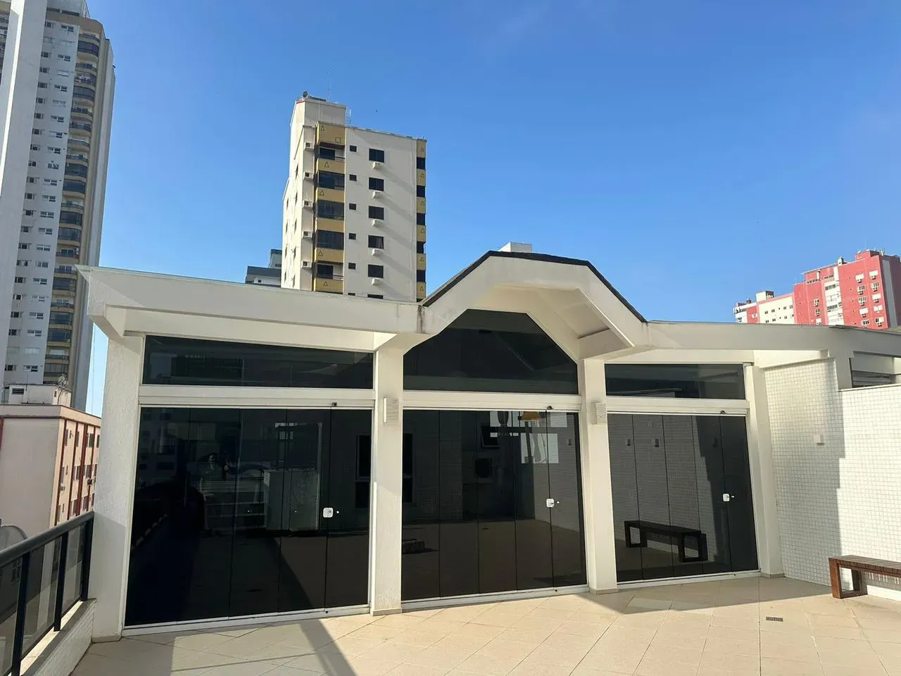 Apartamento com 460m², 3 dormitórios, 3 suítes, 3 vagas, no bairro Centro em Balneário Camboriú para Comprar