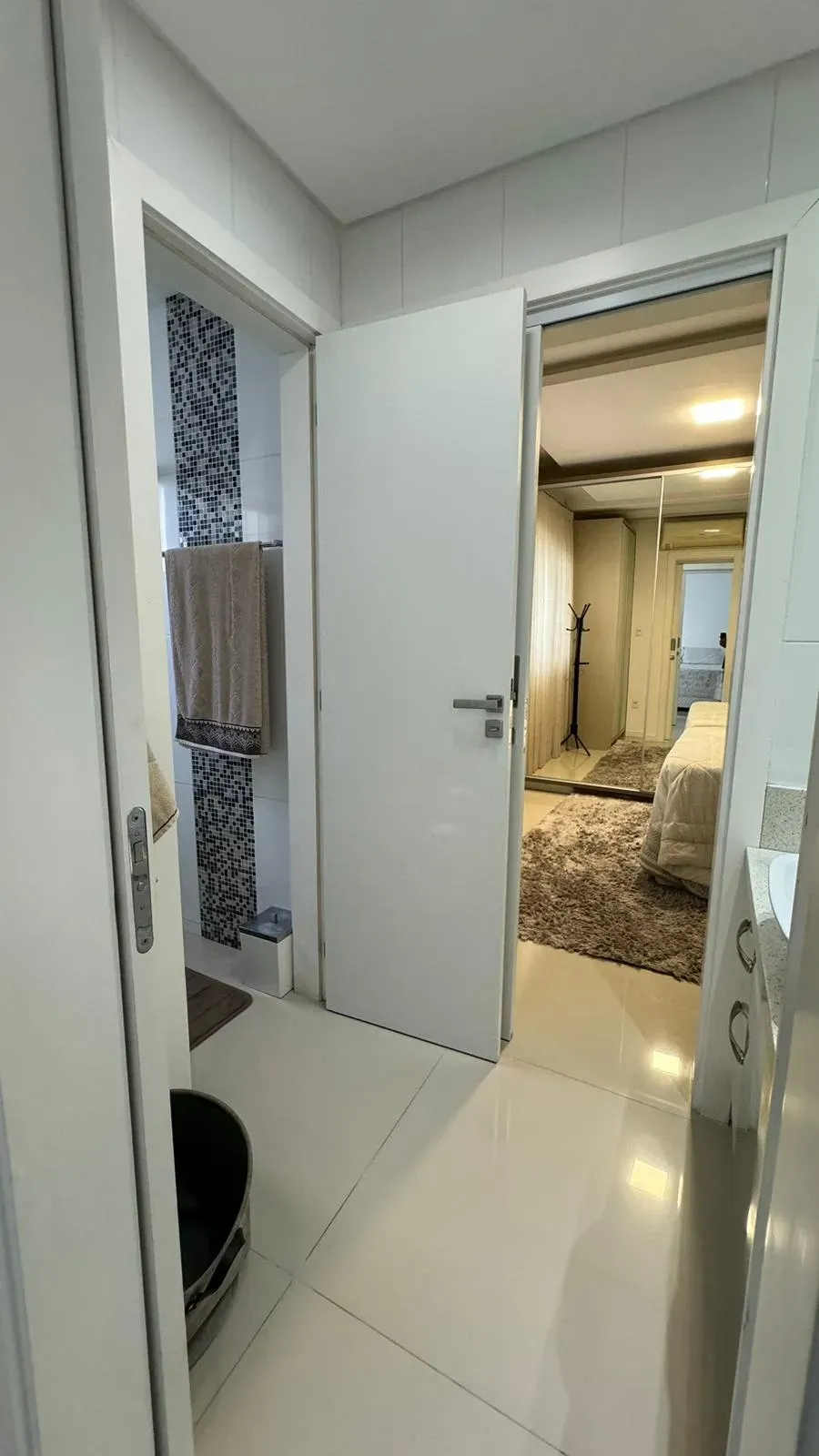 Apartamento com 289m², 3 dormitórios, 1 suíte, 3 vagas, no bairro Centro em Balneário Camboriú para Comprar