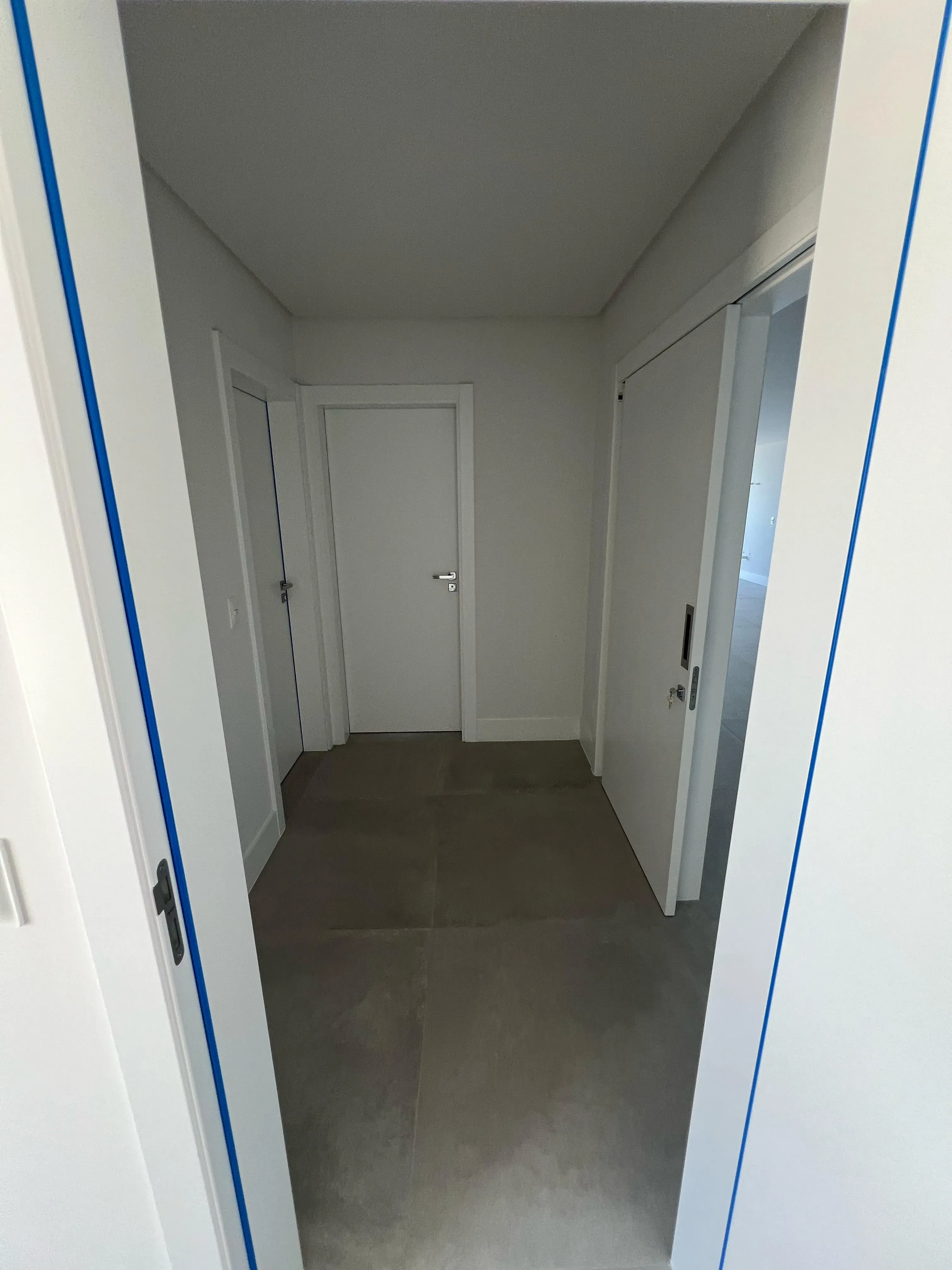 Apartamento com 3 dormitórios sendo 3 suítes e 2 vagas de garagem em Porto Belo/SC