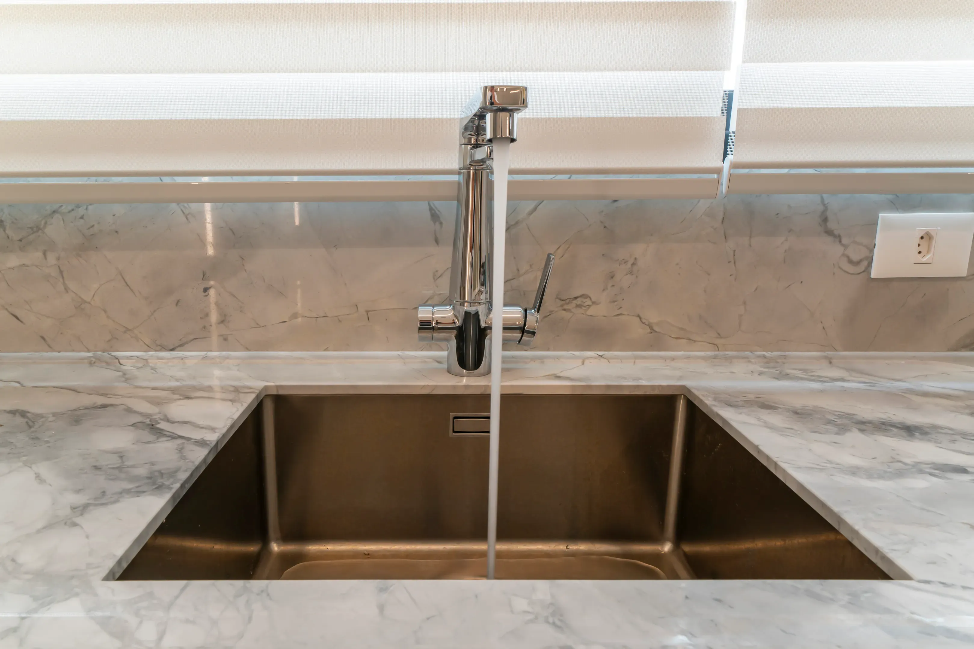 Apartamento com 3 dormitórios sendo 2 suítes e 2 vagas de garagem em Bombinhas/SC